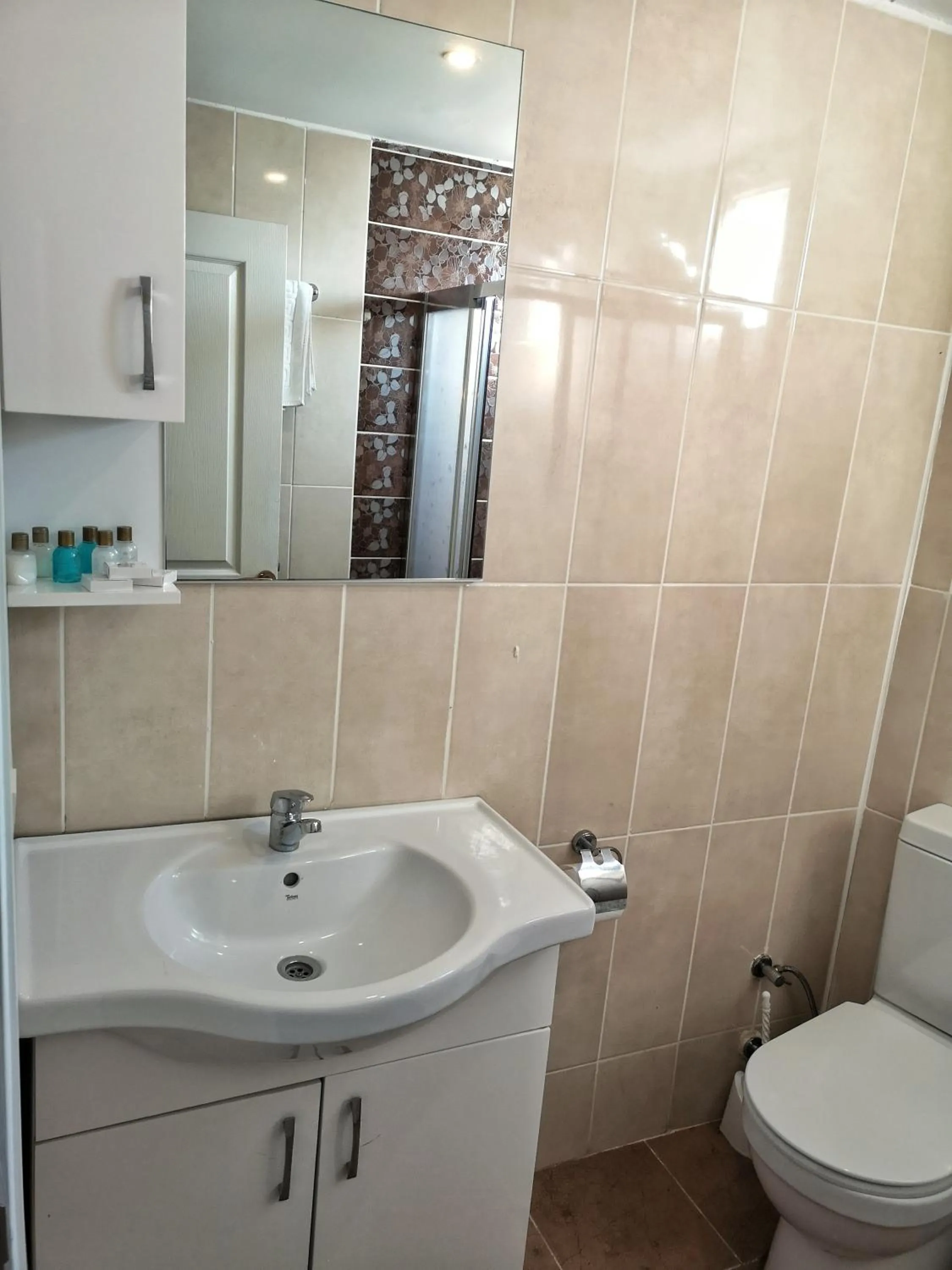 Shower in Golf Royal Residence