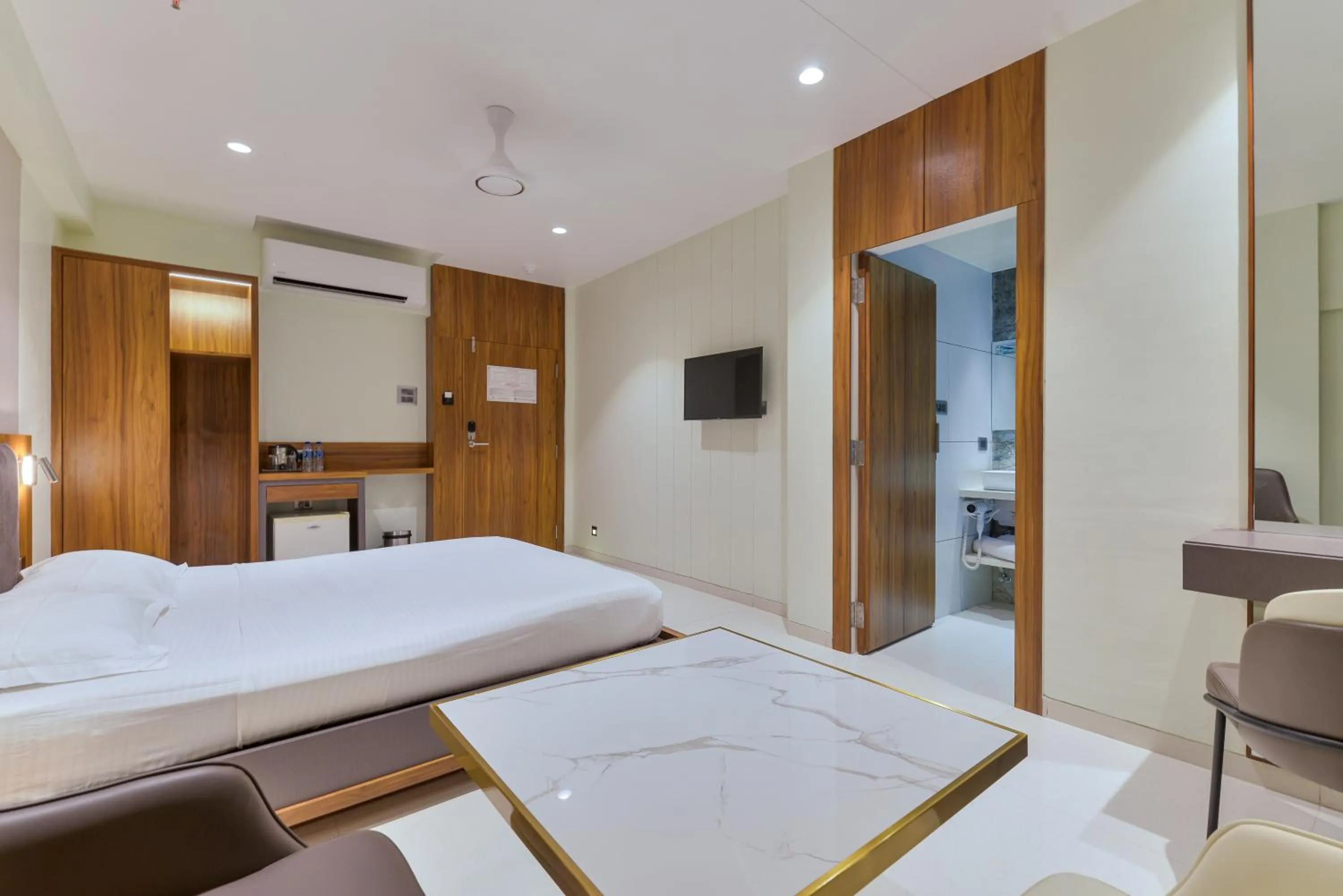 Bed in Hotel Airlink