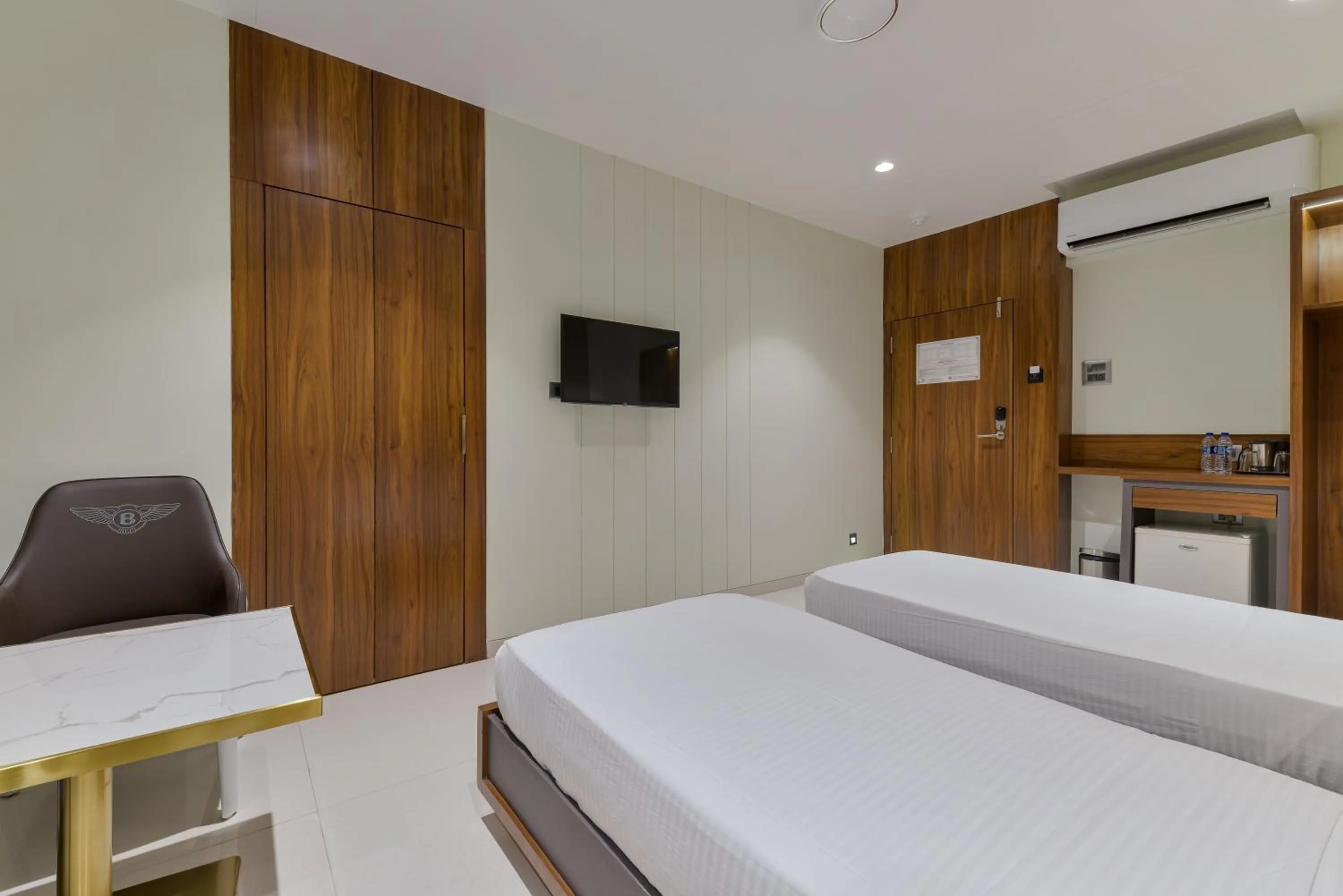 Bed in Hotel Airlink