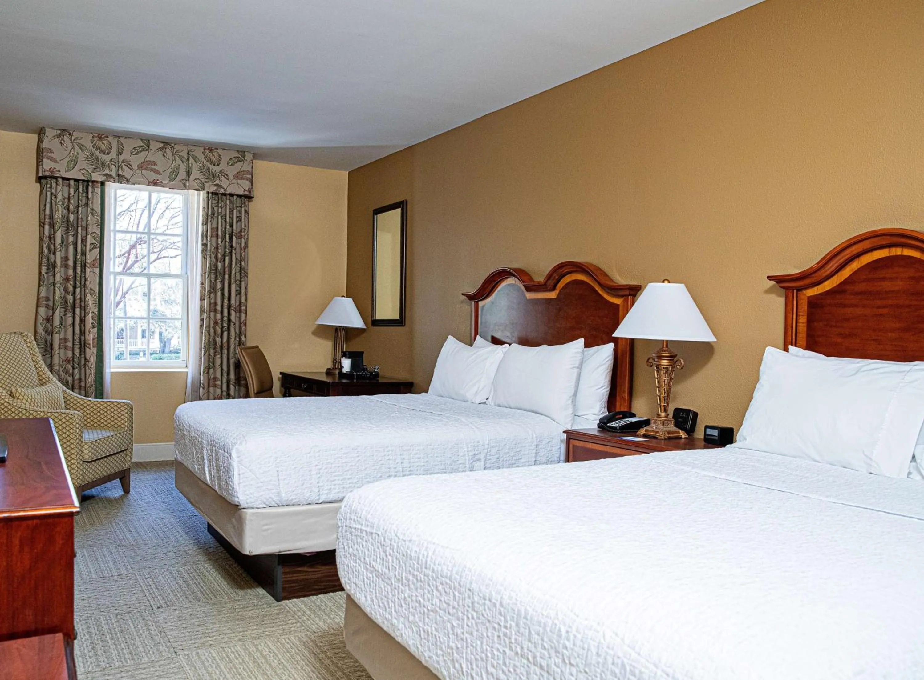 Bed in Hampton Inn Charleston-Historic District