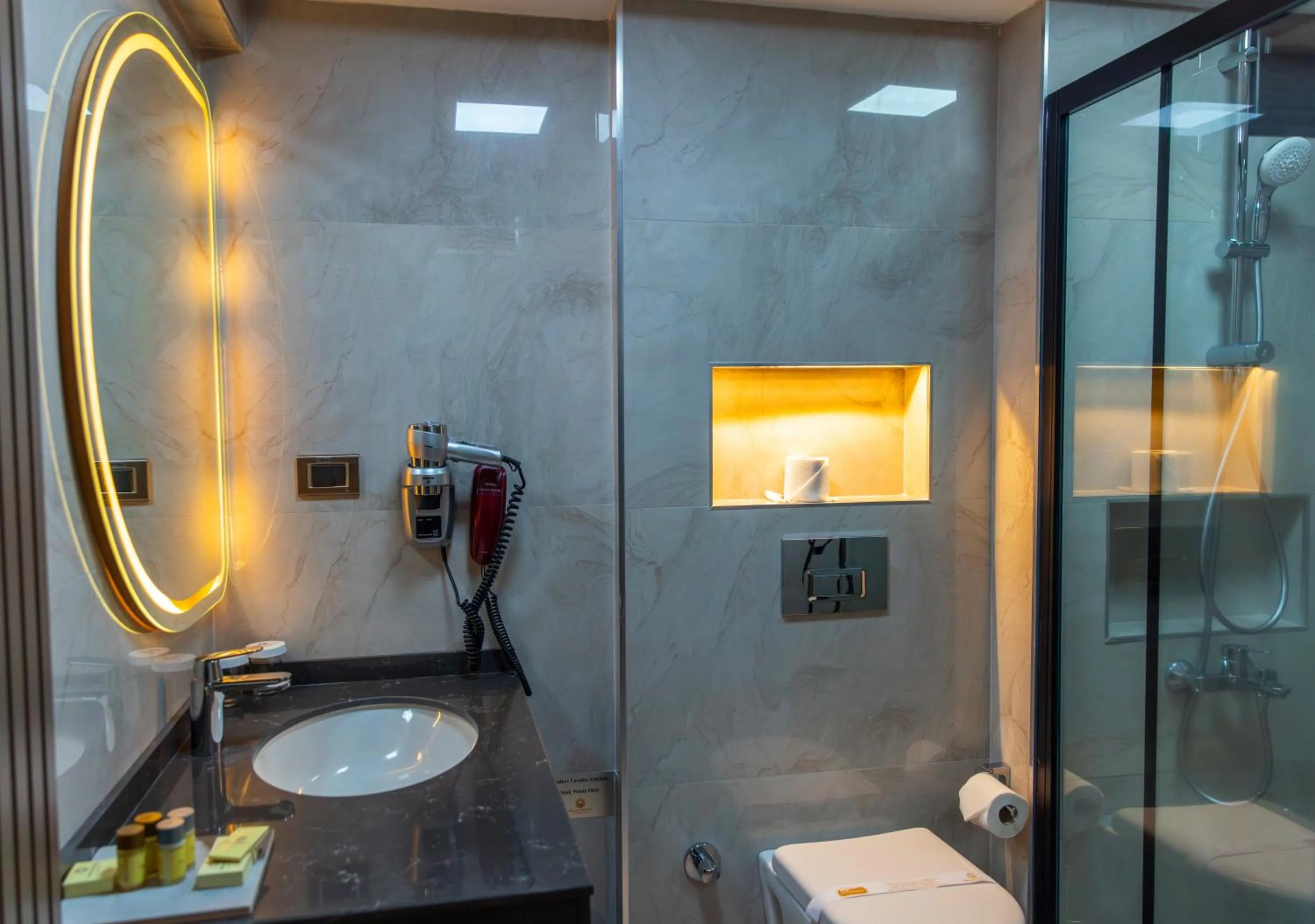 Shower in Dinler Hotels Urgup