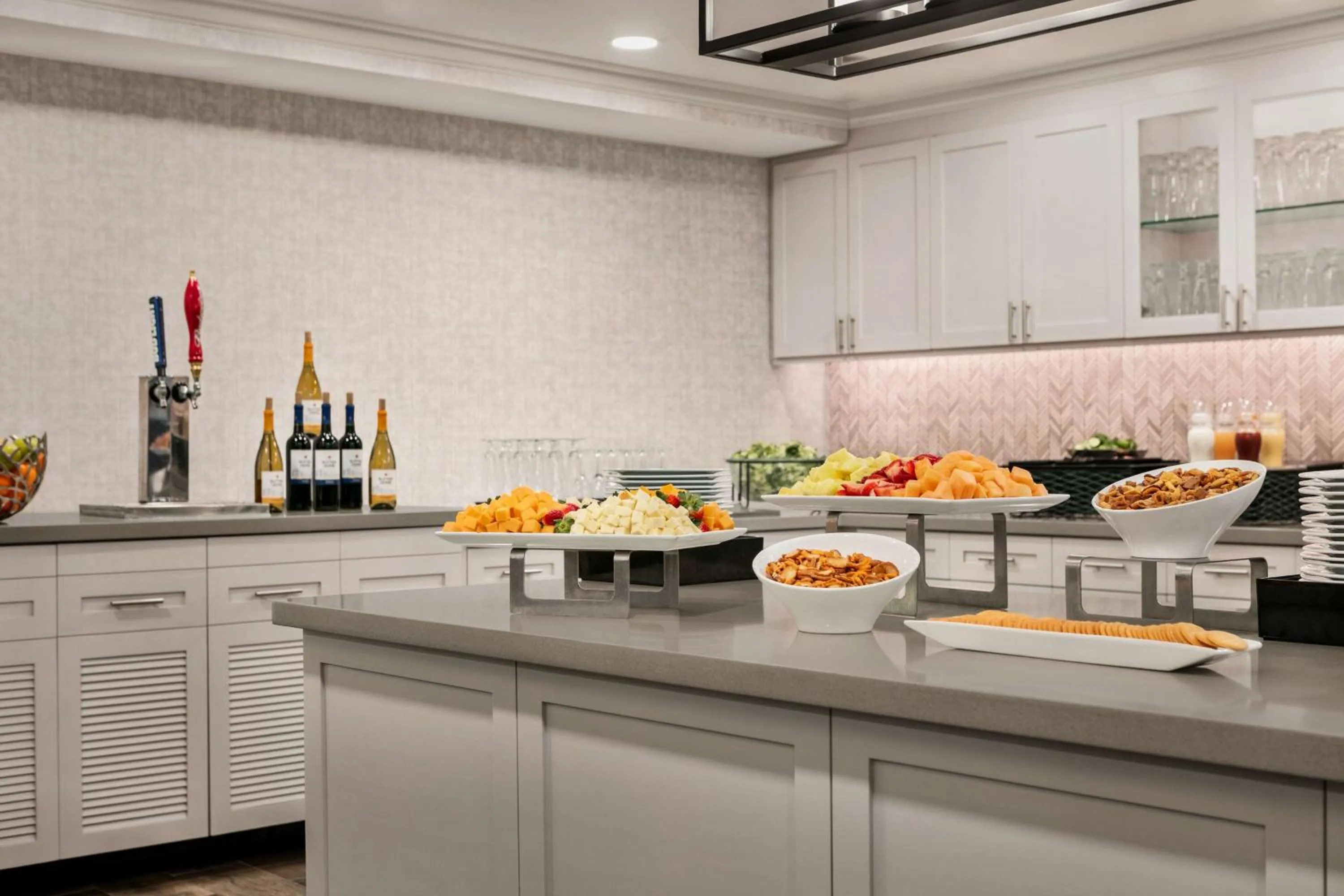 Dining area in Homewood Suites by Hilton Fort Myers