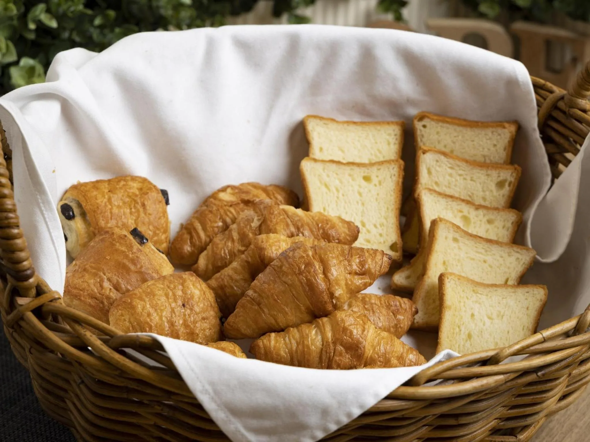 Buffet breakfast in KOKO HOTEL Kobe Shinnagata - formerly Hotel Wing International Kobe - Shinnagata Ekimae