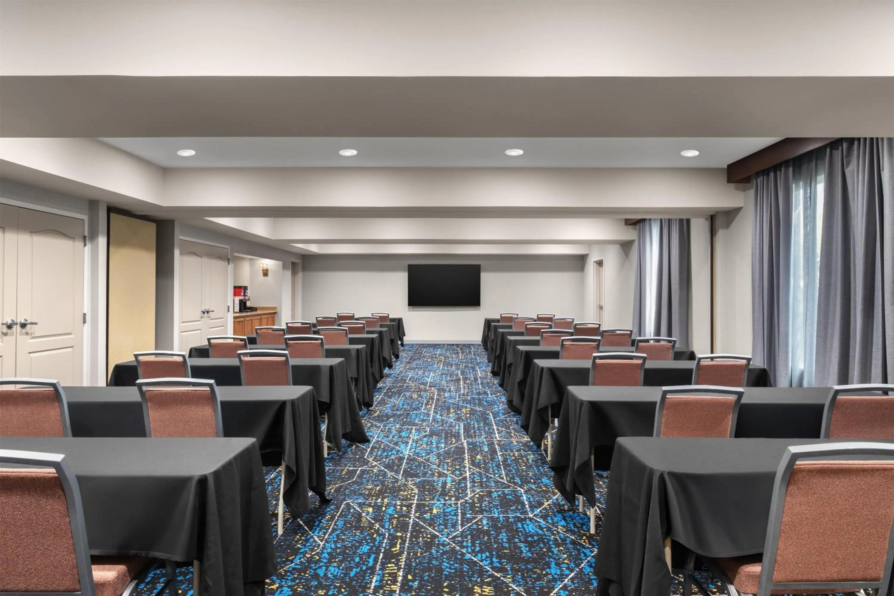 Meeting/conference room in Hampton Inn & Suites Fresno