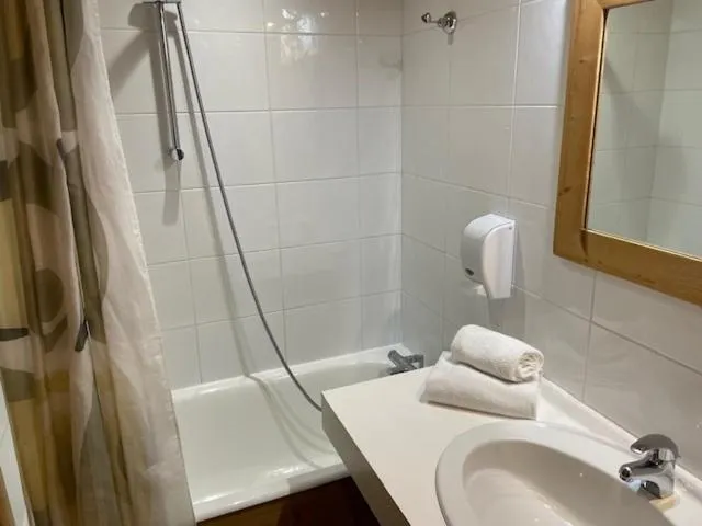 Bath in Hotel Le Very