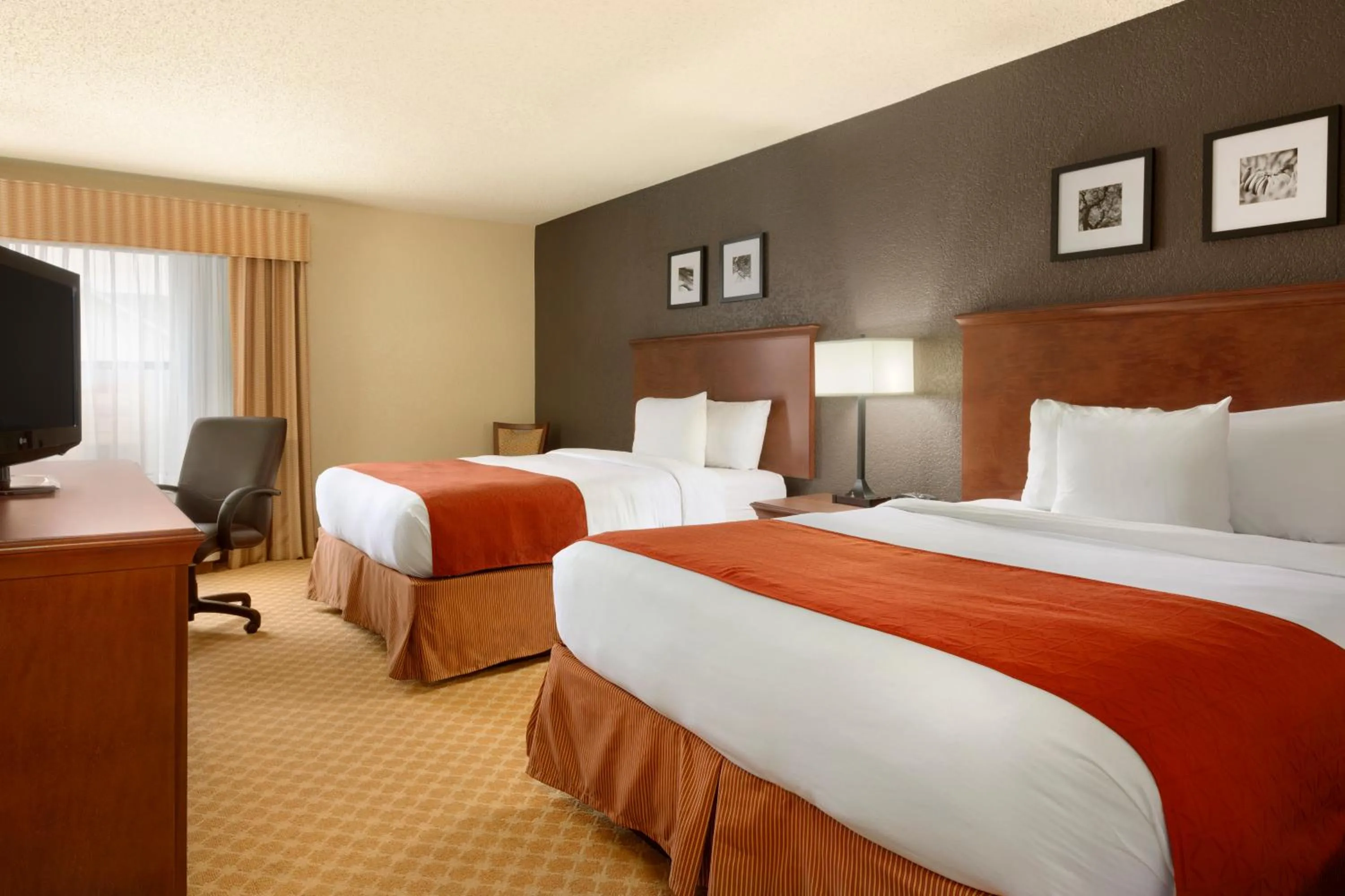 Bed in Country Inn & Suites by Radisson, Corpus Christi, TX