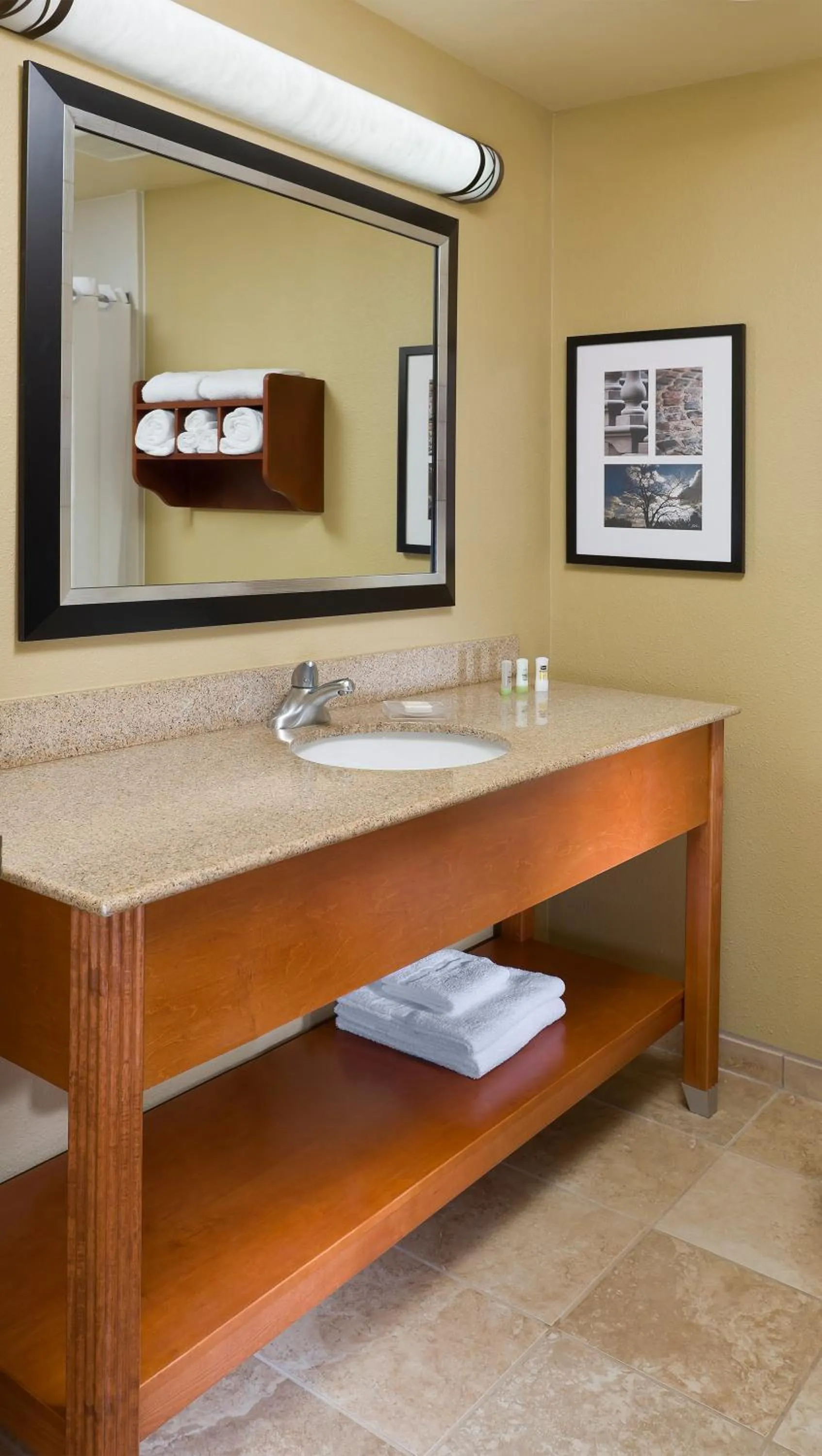 Bathroom, Kitchen/Kitchenette in Country Inn & Suites by Radisson, Corpus Christi, TX