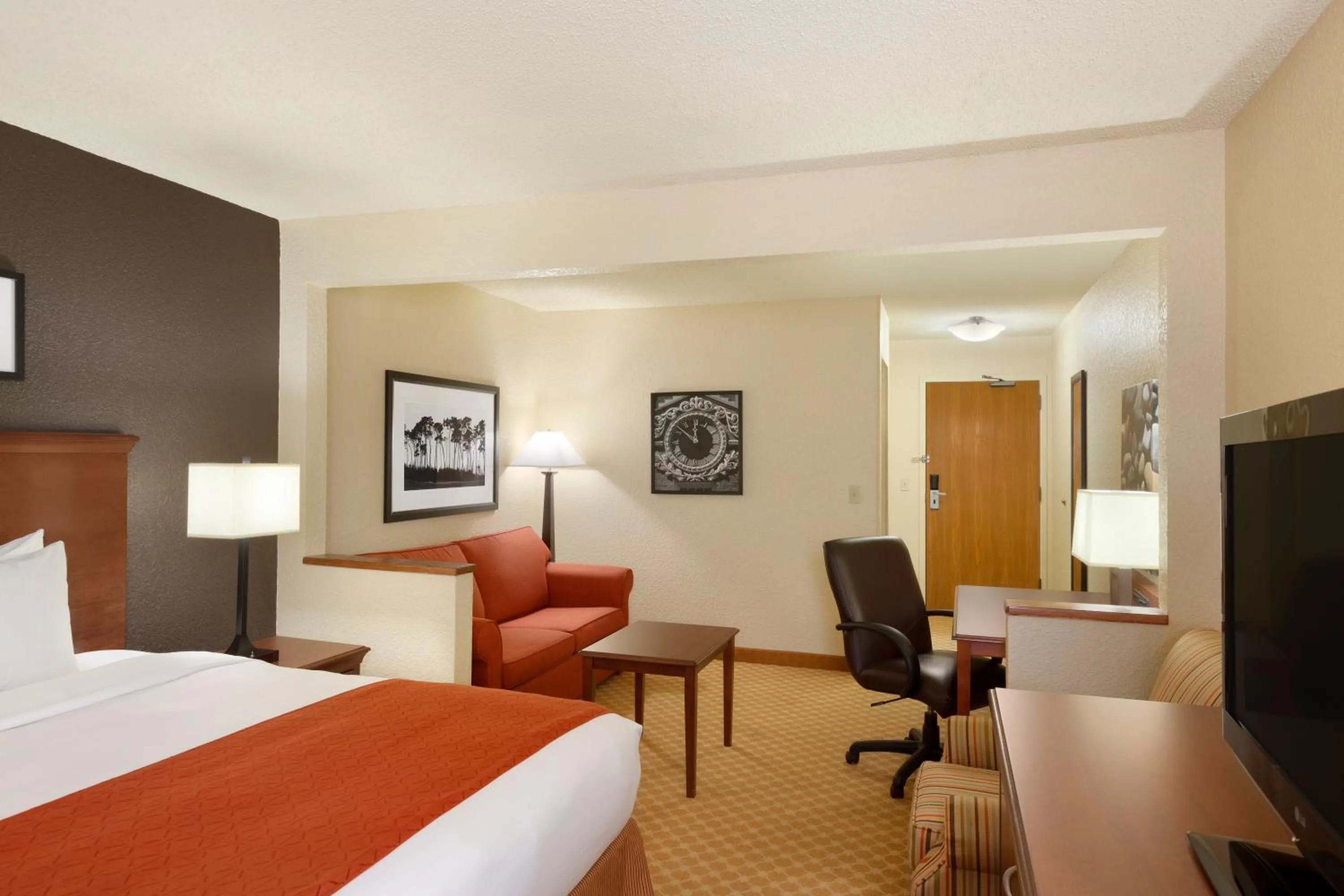 TV and multimedia, Bed in Country Inn & Suites by Radisson, Corpus Christi, TX