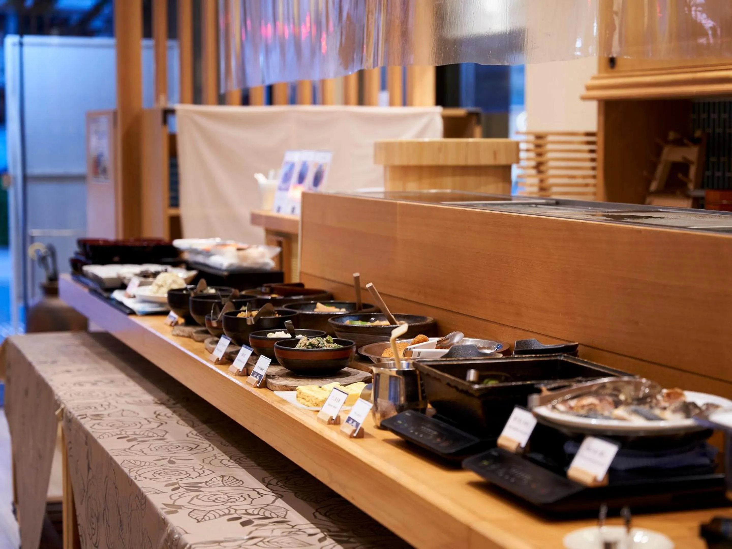 Restaurant/places to eat in Daiwa Roynet Hotel Toyama-Ekimae