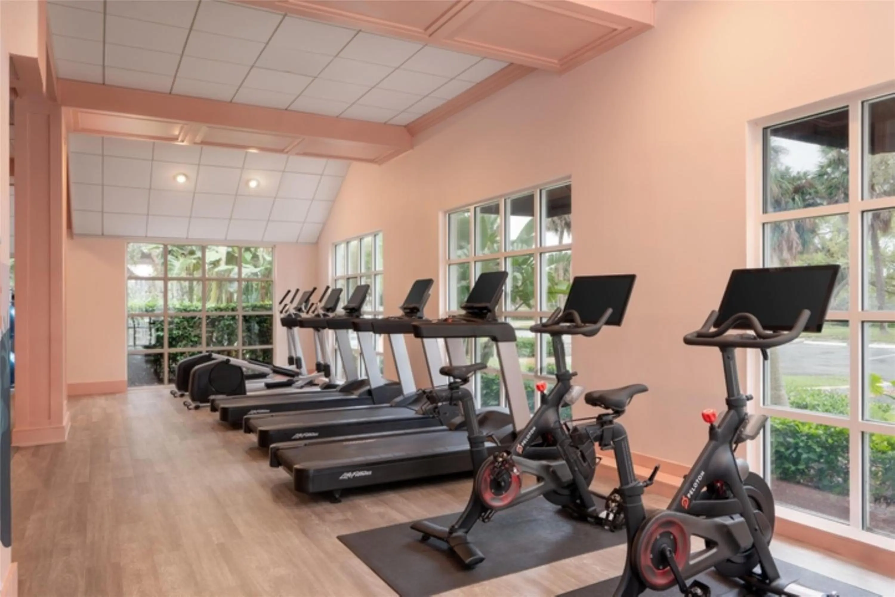 Fitness centre/facilities in DoubleTree by Hilton Hotel Deerfield Beach Boca Raton