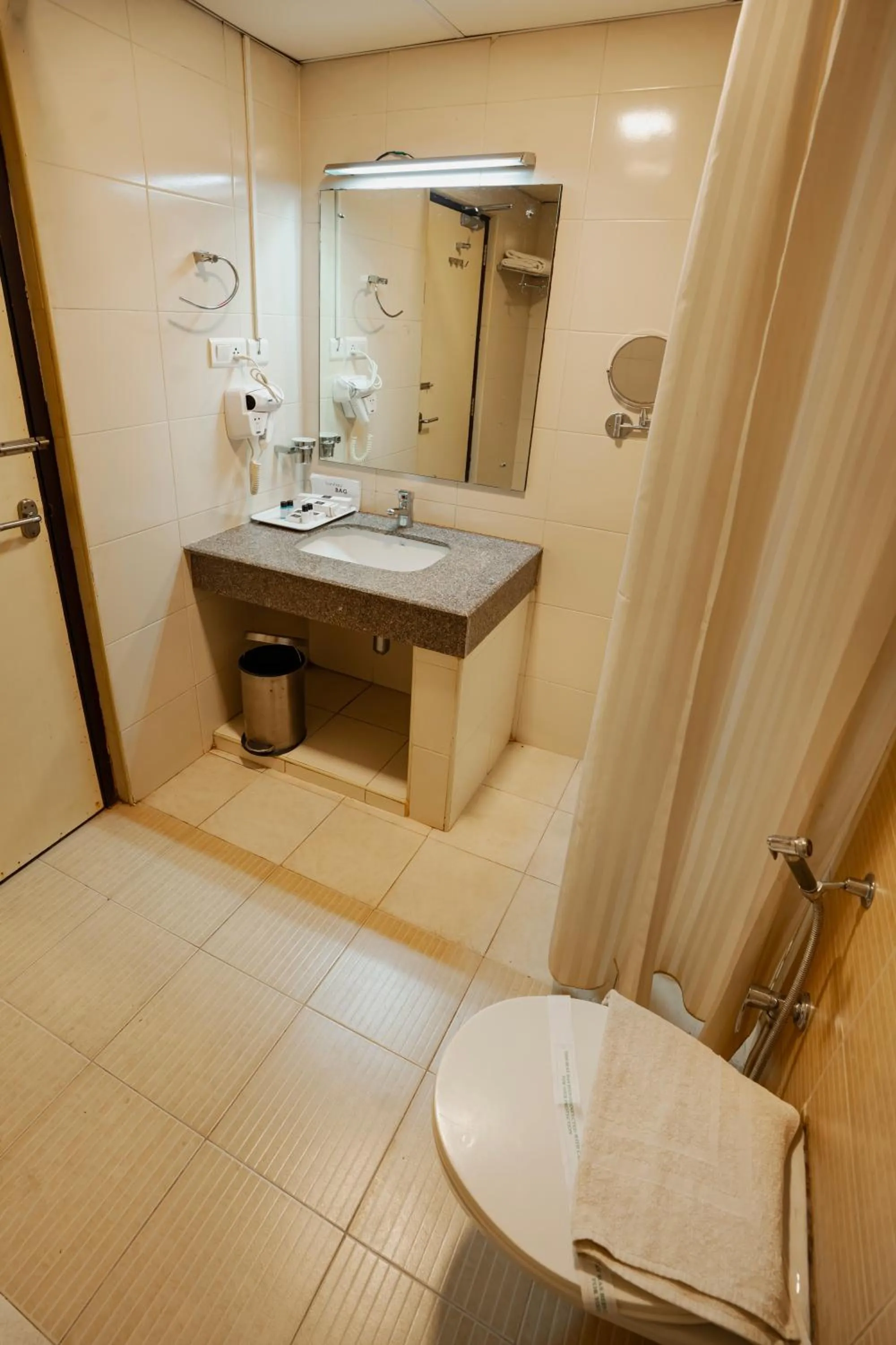 Bathroom in Hotel White Gate Residency -near to Vaikom Sri Mahadeva Temple