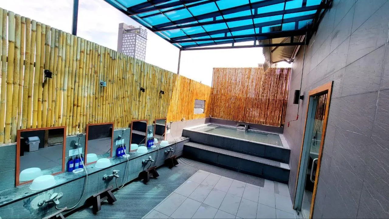 Hot Spring Bath in Azumaya Hotel Phnom Penh