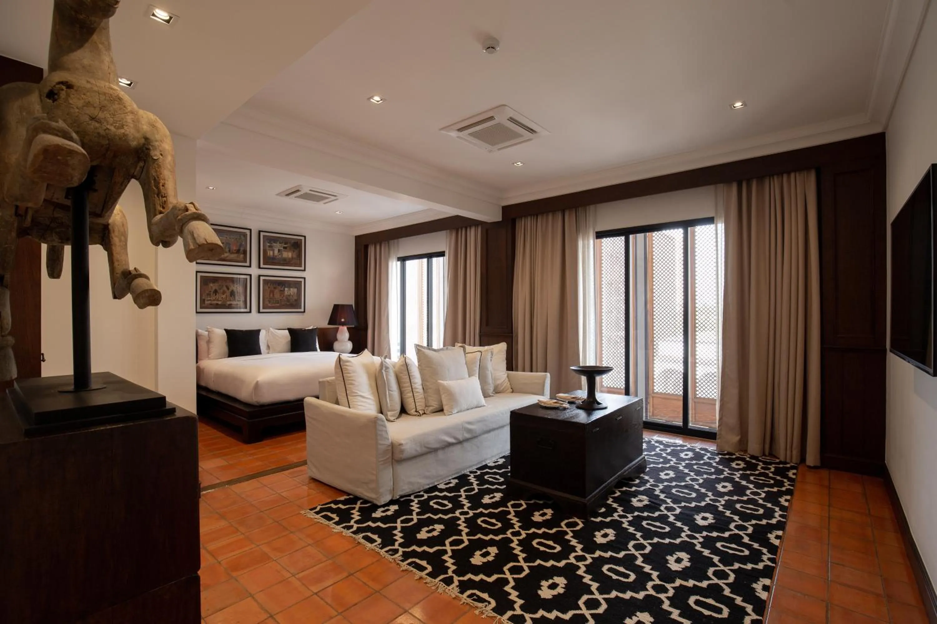 Photo of the whole room, Bed in The Bridge An Eclectic Luxotel