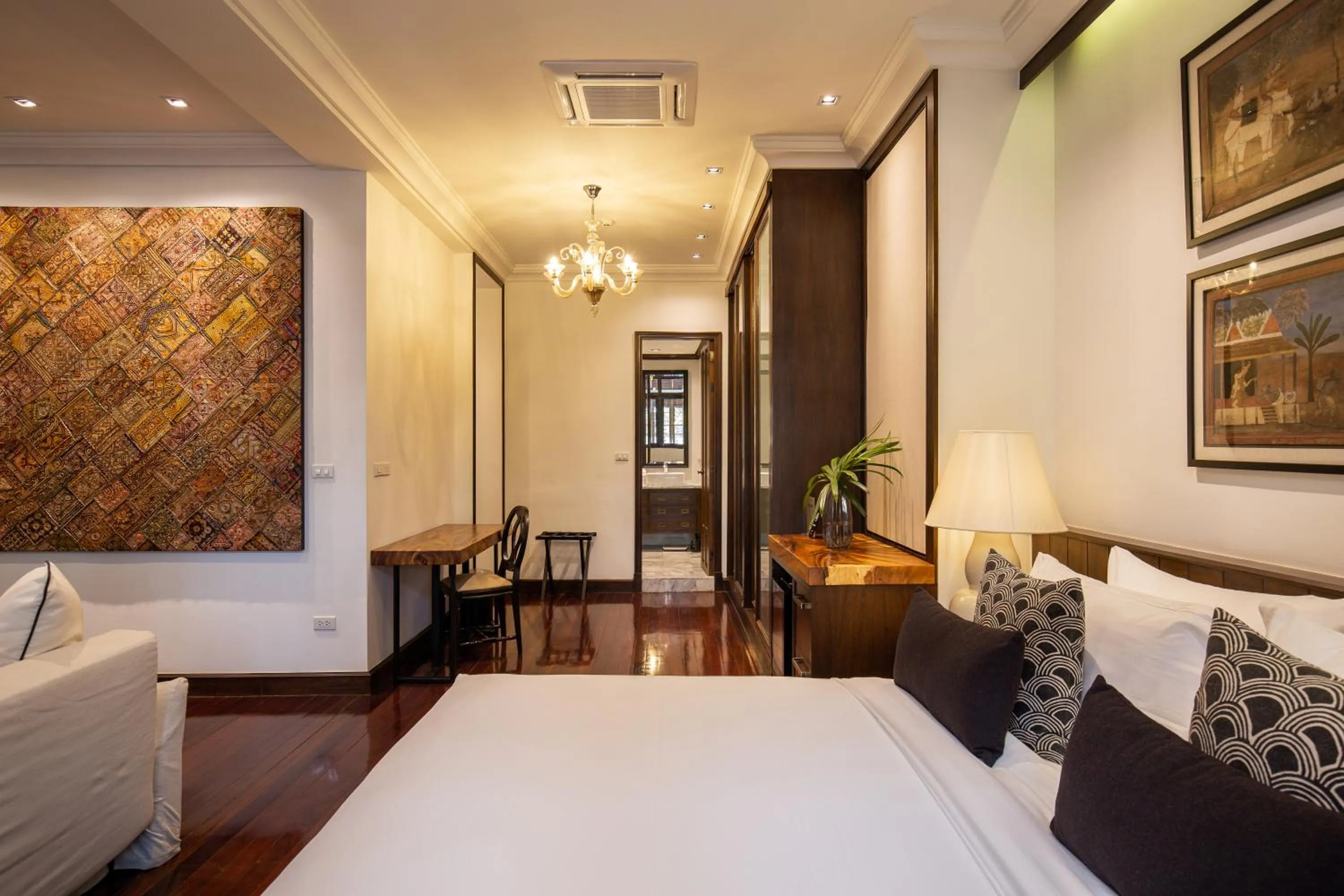 Bedroom, Bed in The Bridge An Eclectic Luxotel