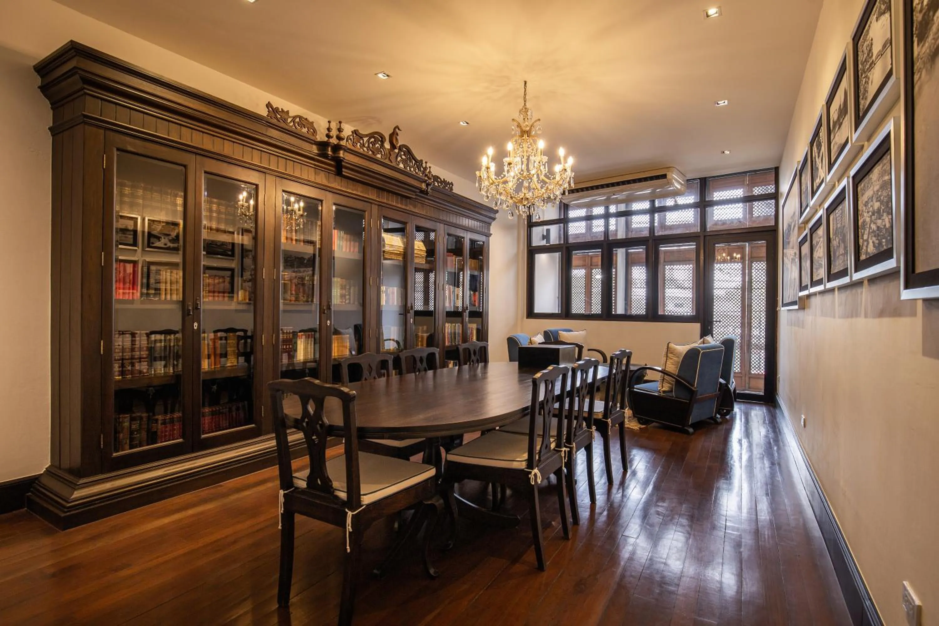 Library in The Bridge An Eclectic Luxotel