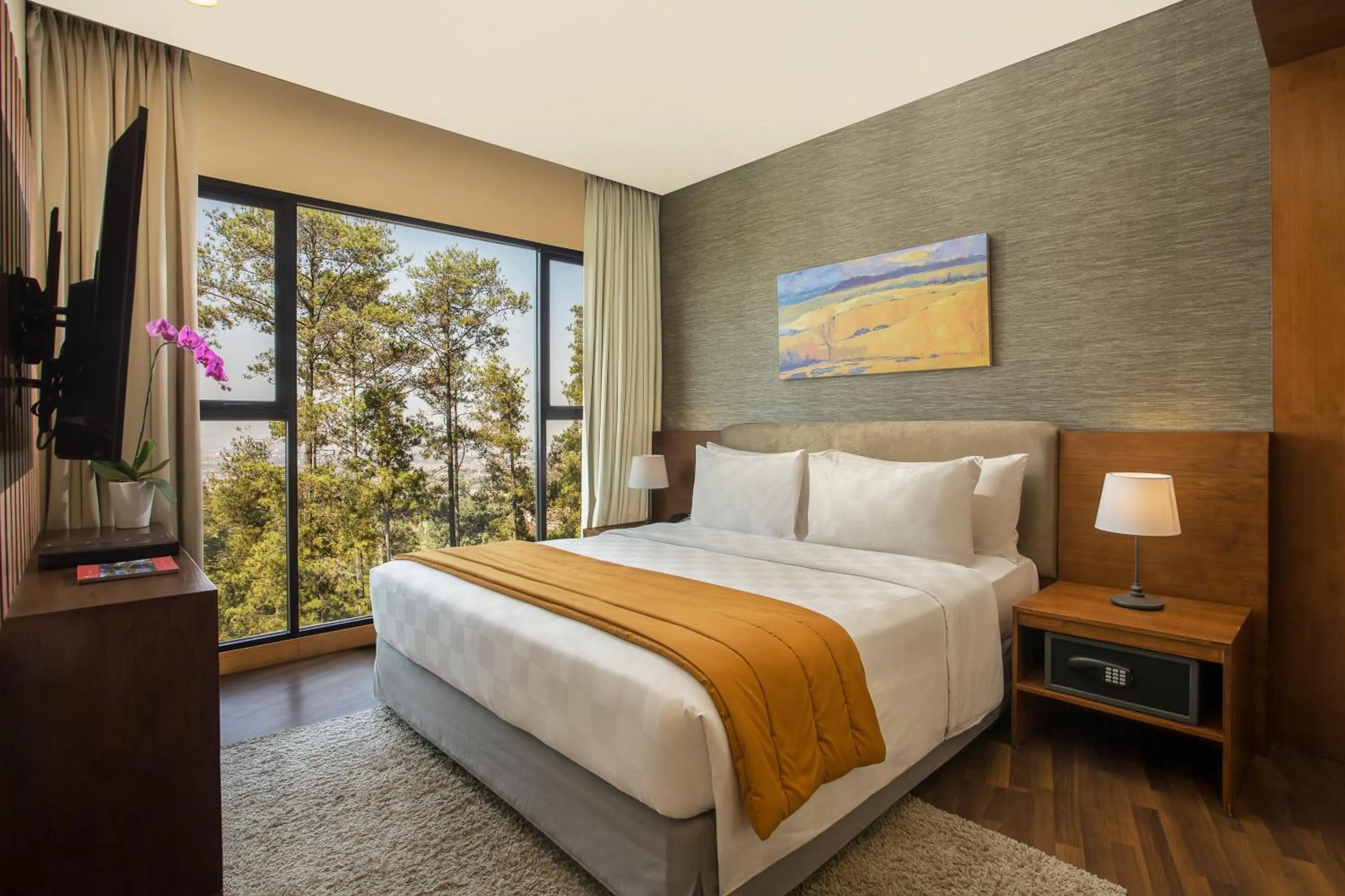 Bedroom, Bed in Swiss-Belresort Dago Heritage