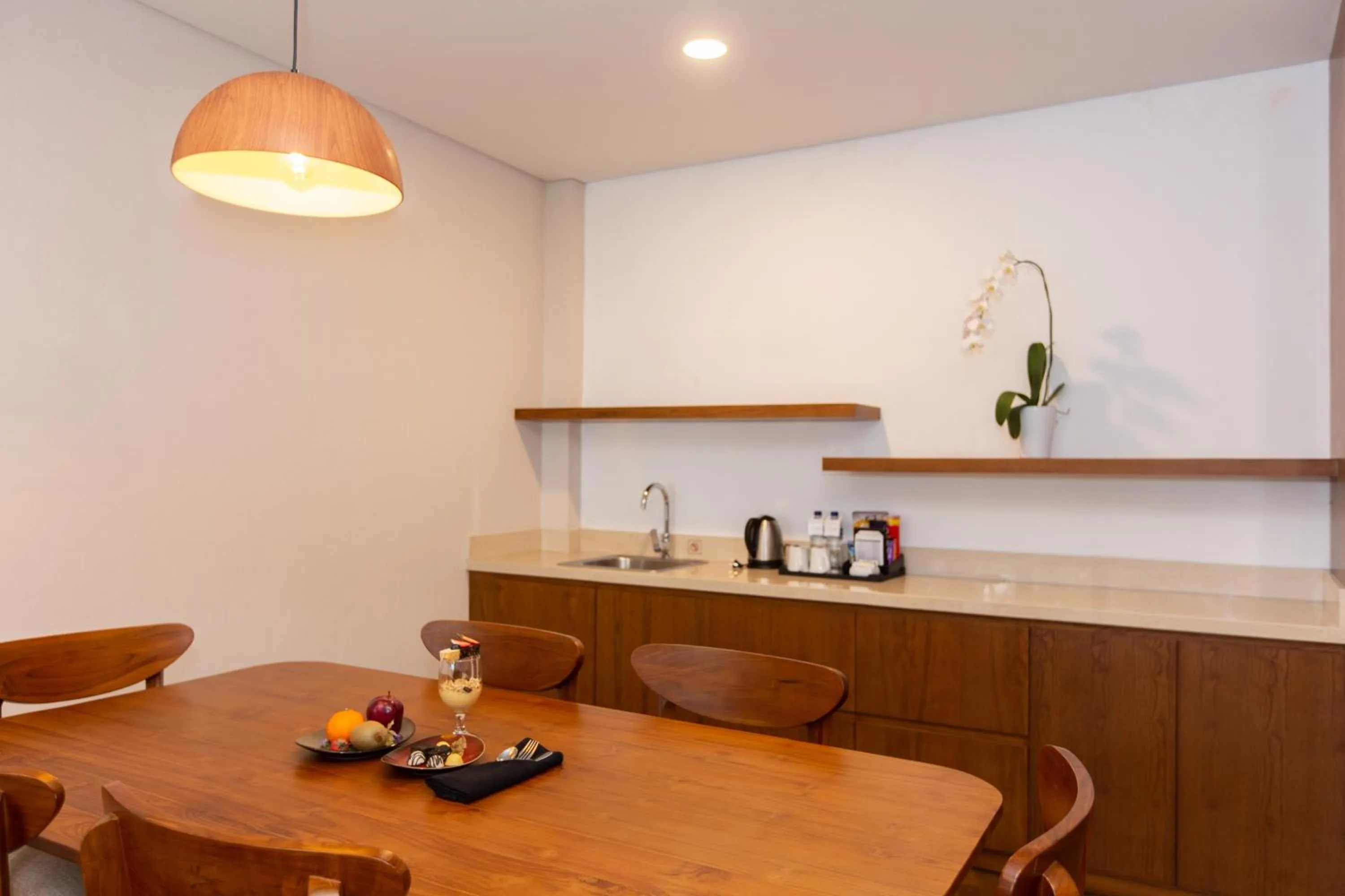 Dining area in Swiss-Belresort Dago Heritage