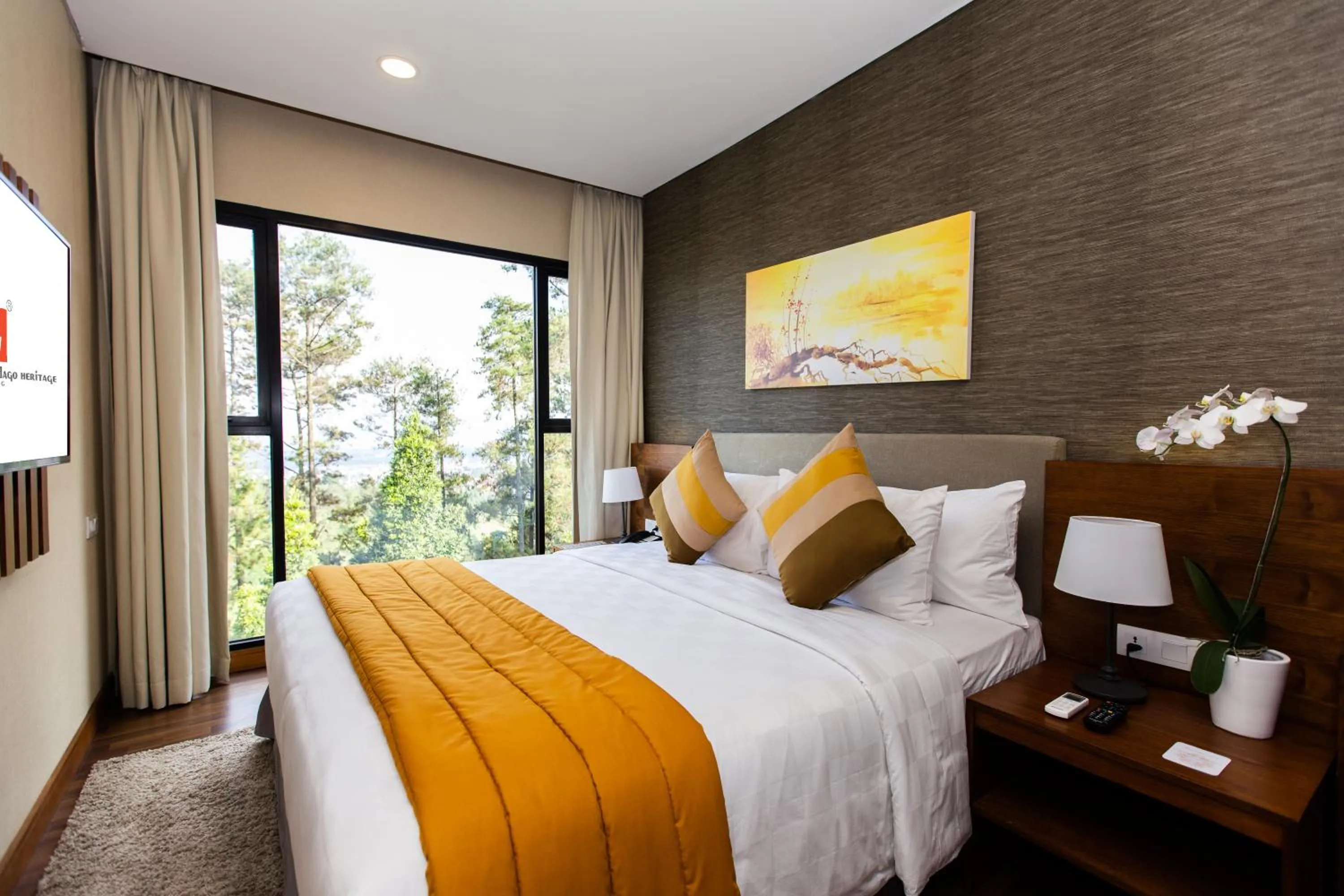 Bedroom, Bed in Swiss-Belresort Dago Heritage