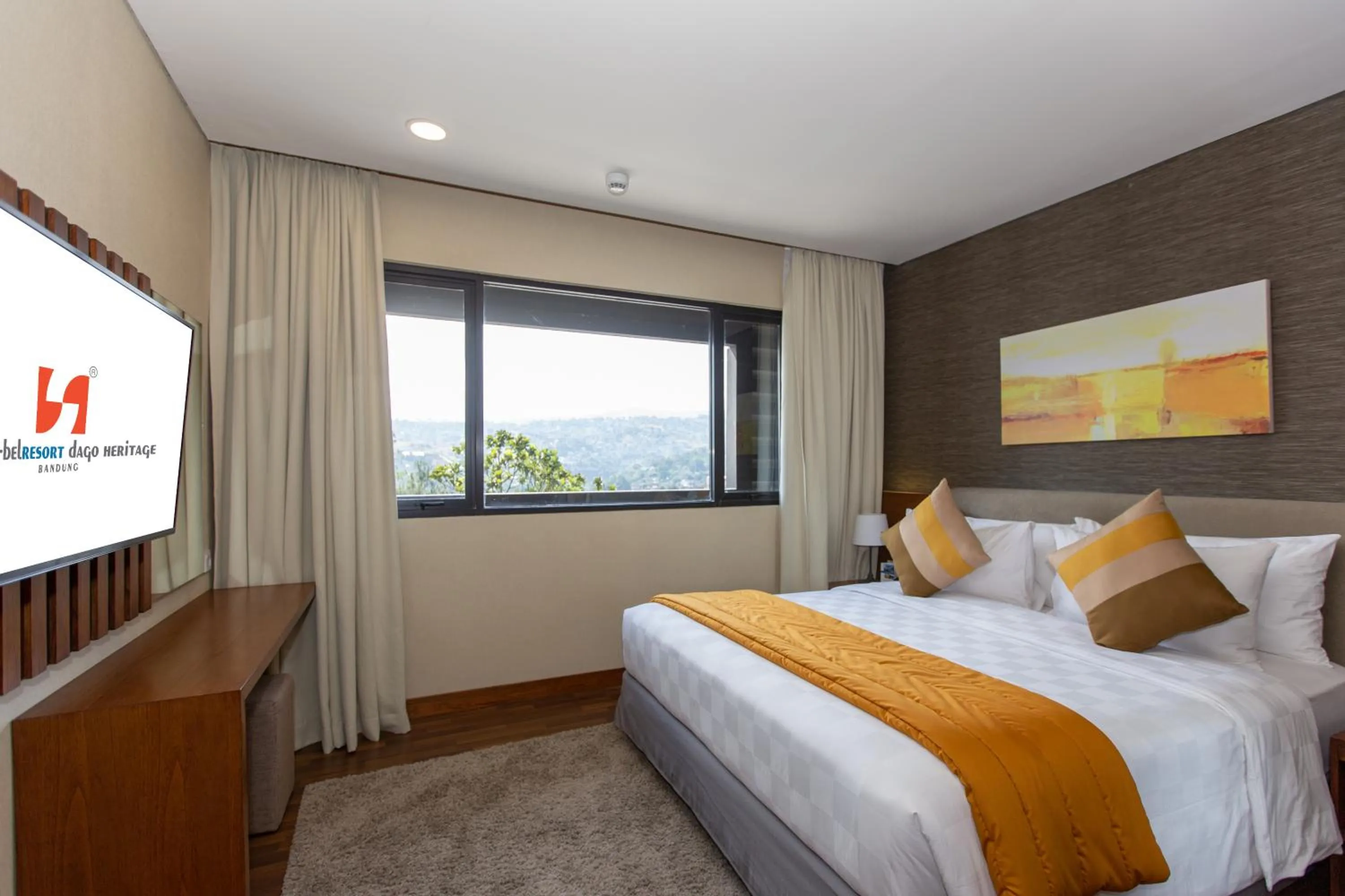 Bedroom, Bed in Swiss-Belresort Dago Heritage
