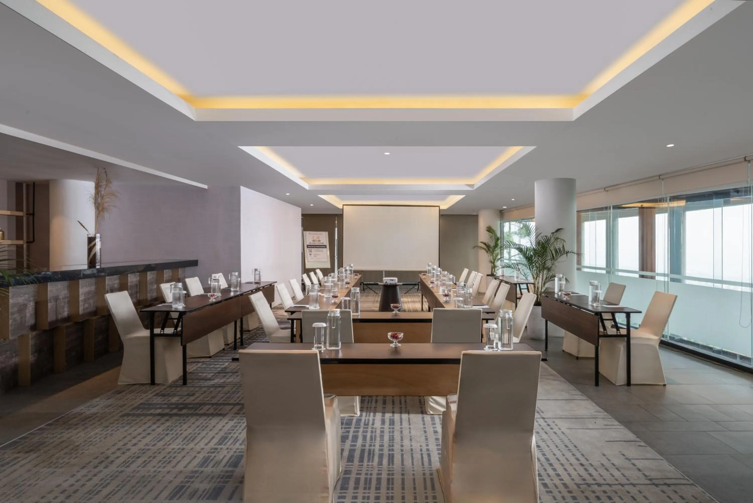 Meeting/conference room in Swiss-Belresort Dago Heritage