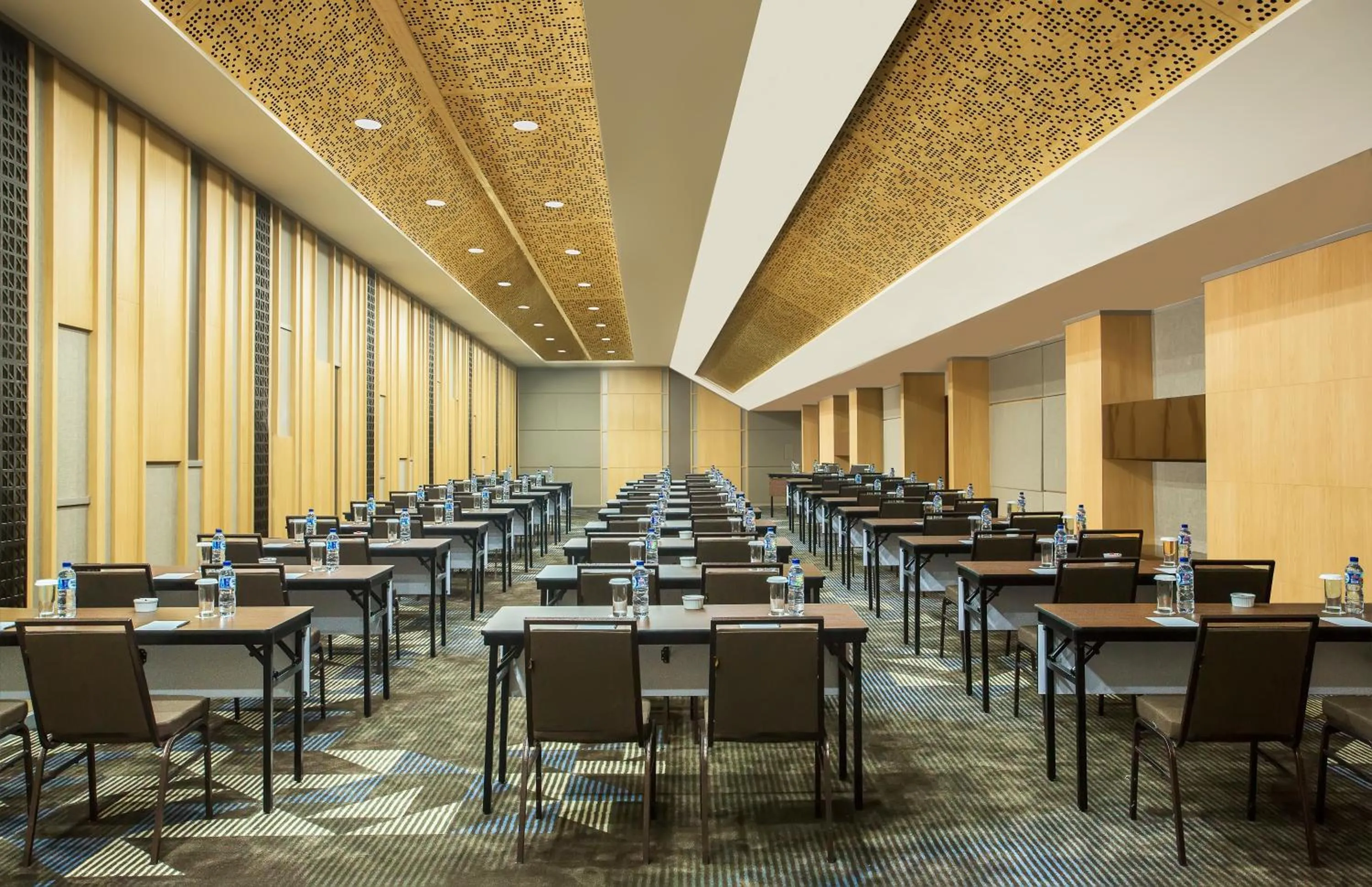 Meeting/conference room in Swiss-Belresort Dago Heritage