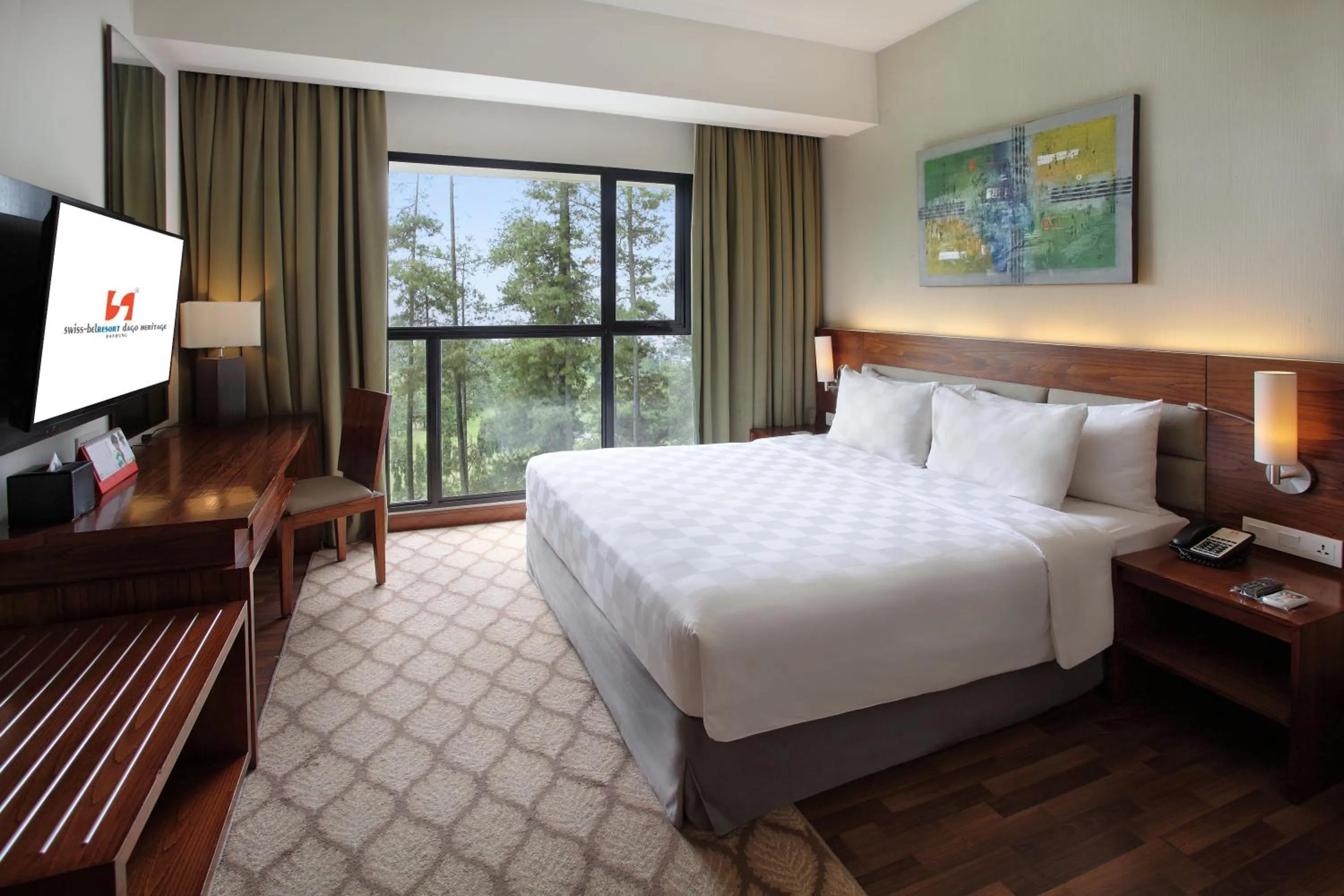 Bedroom, Bed in Swiss-Belresort Dago Heritage