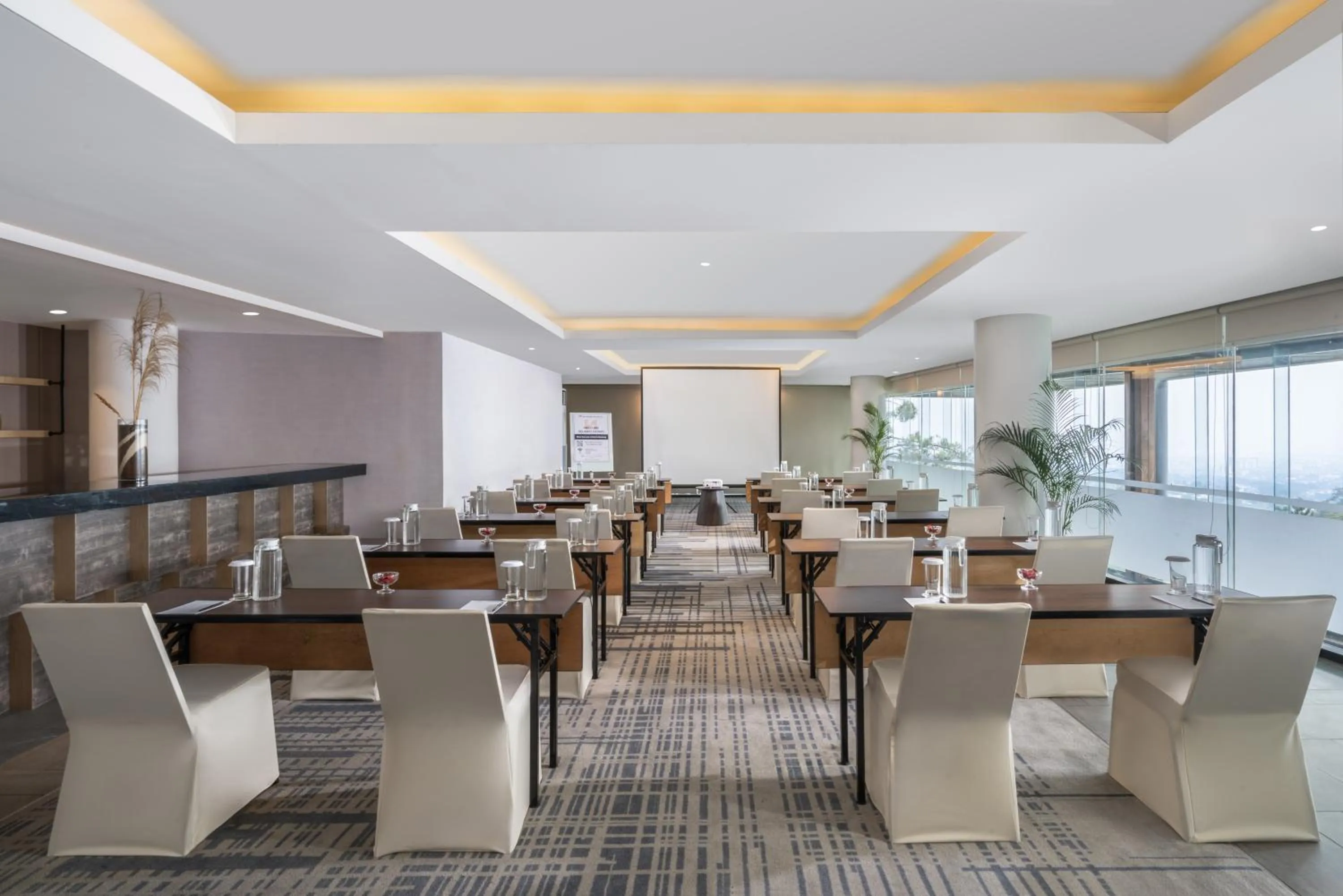 Meeting/conference room in Swiss-Belresort Dago Heritage