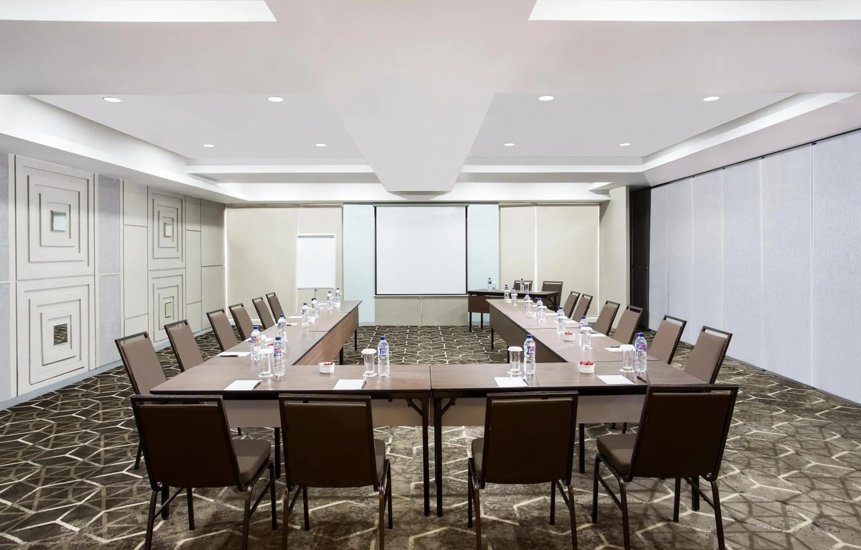 Banquet/Function facilities in Swiss-Belresort Dago Heritage