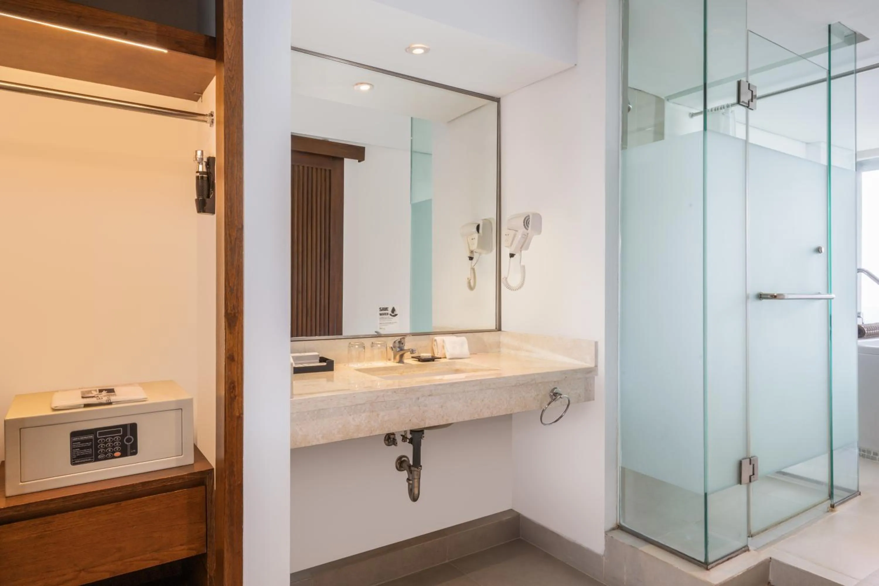 Bathroom in Swiss-Belresort Dago Heritage