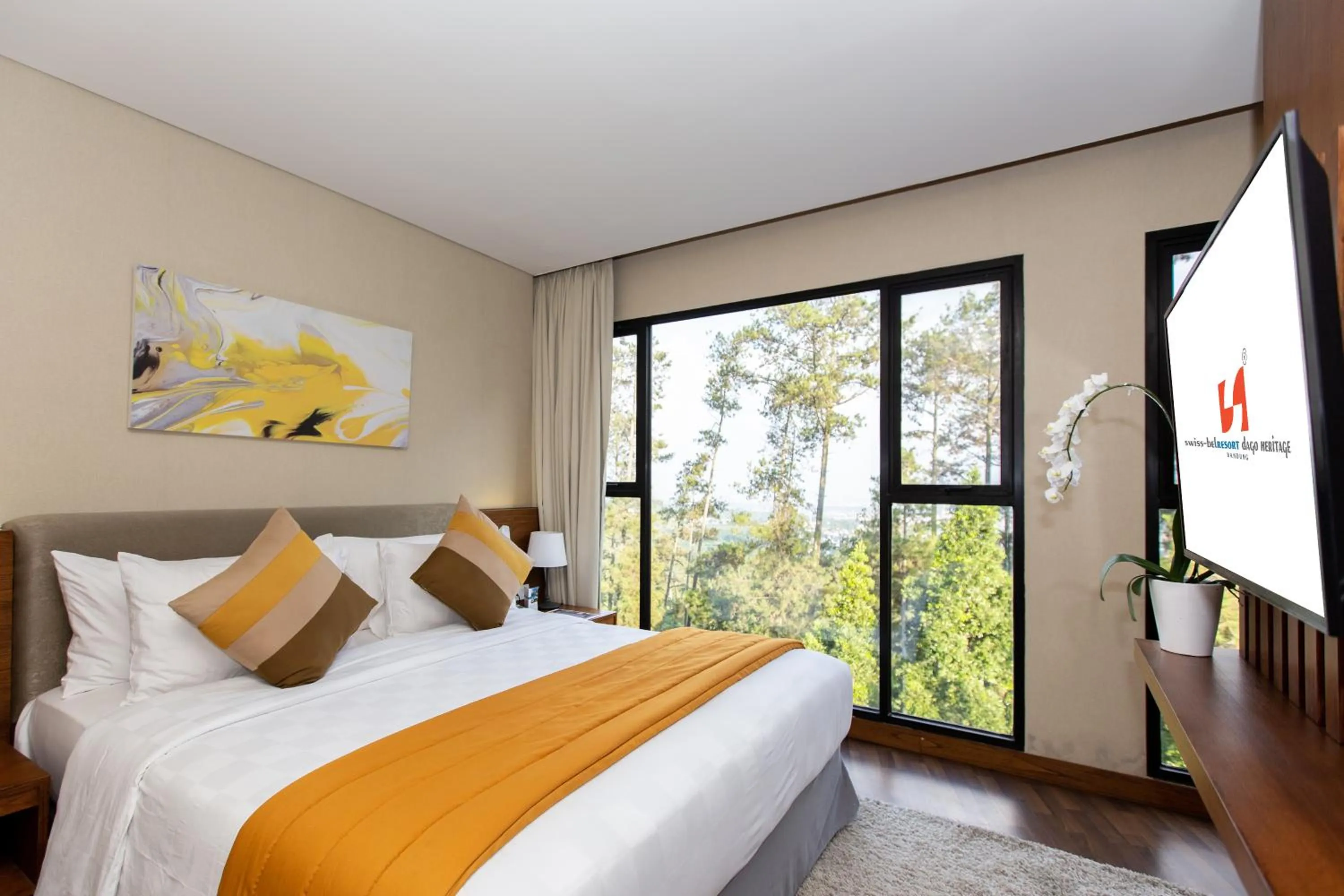 Bedroom, Bed in Swiss-Belresort Dago Heritage