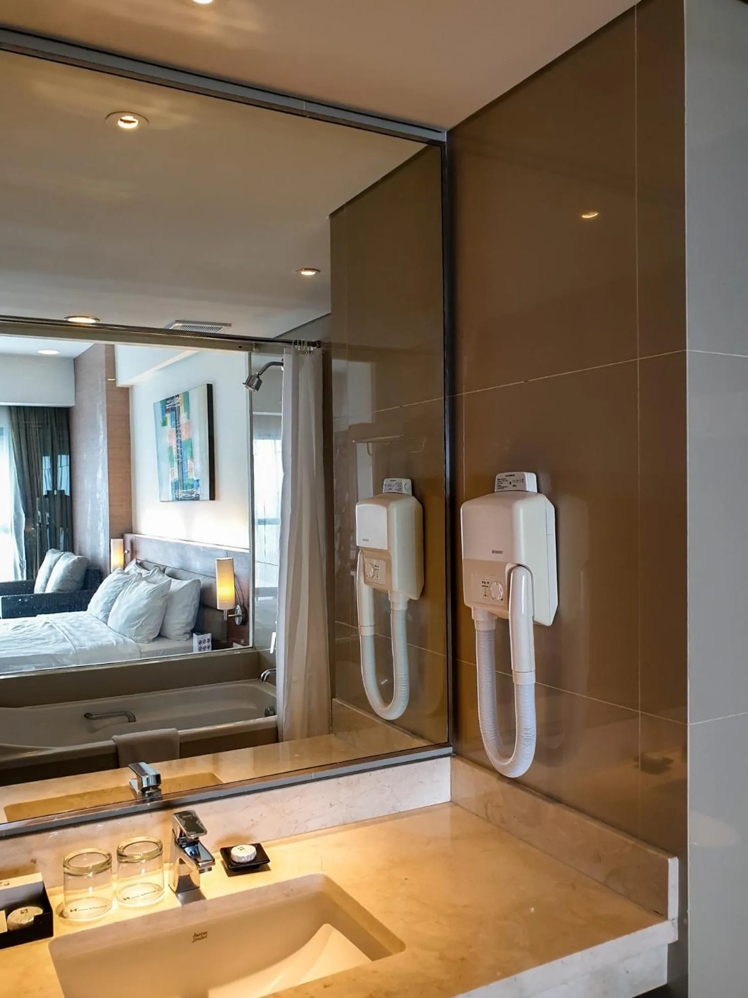 Bathroom, Bed in Swiss-Belresort Dago Heritage