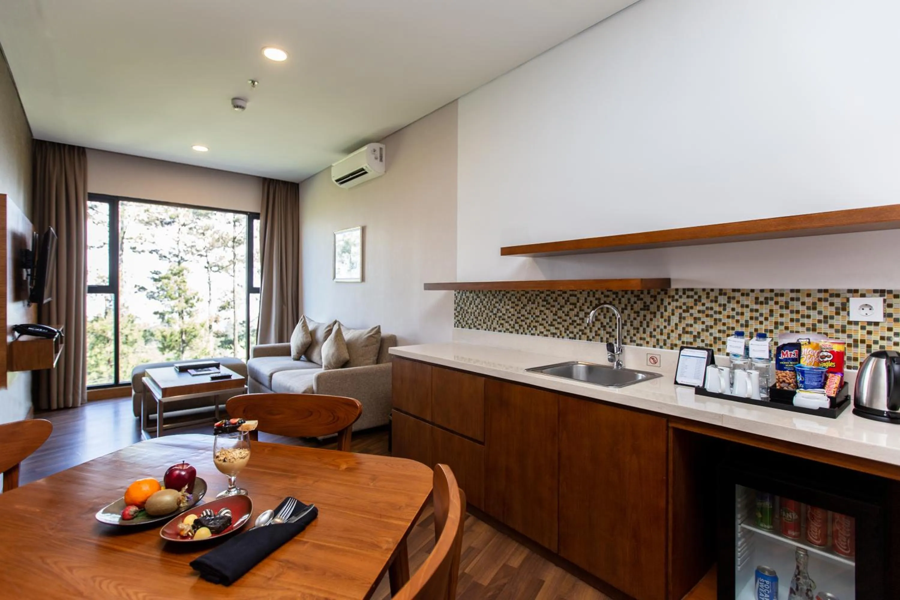 Dining area in Swiss-Belresort Dago Heritage