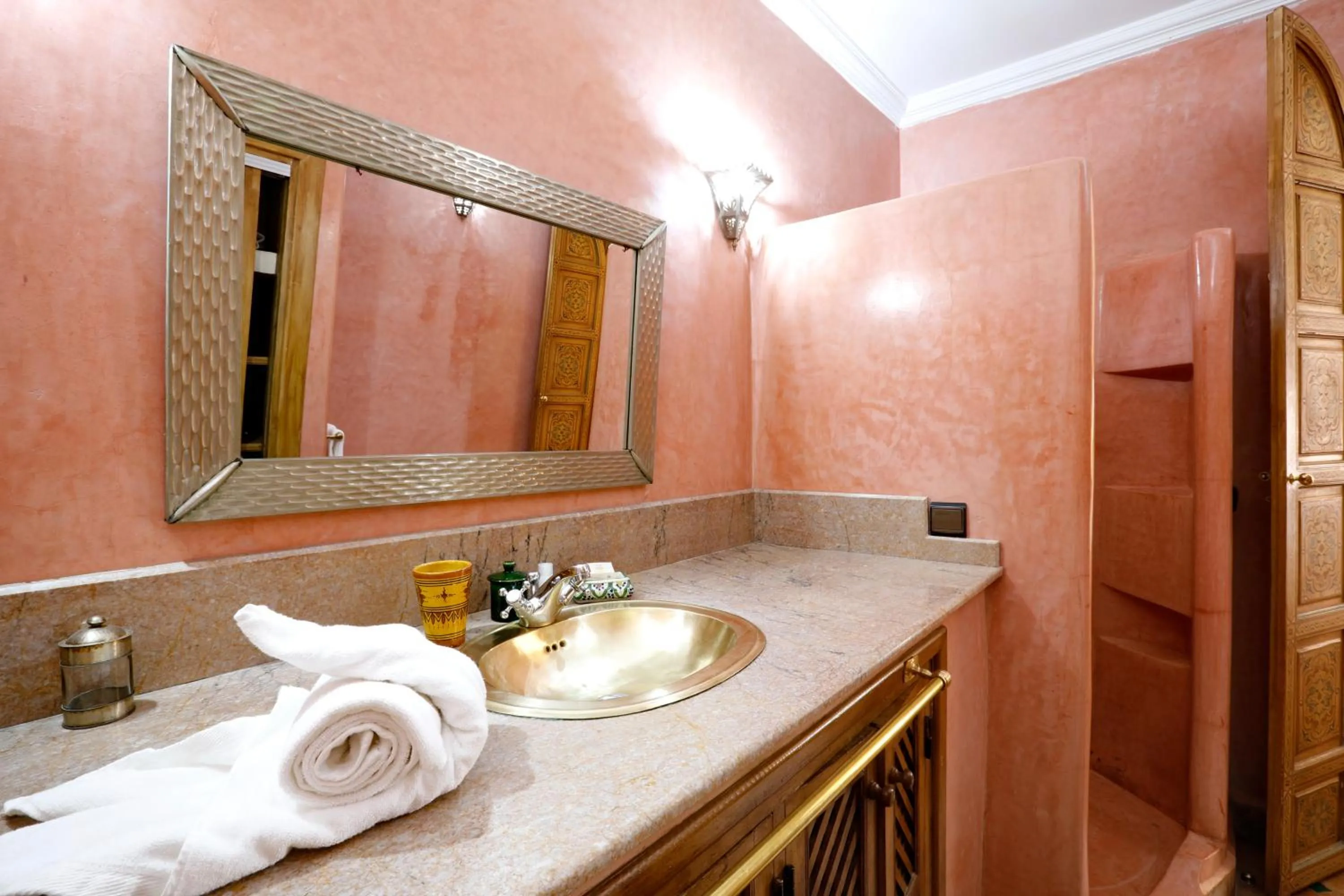 Bathroom in Riad Daria Suites & Spa
