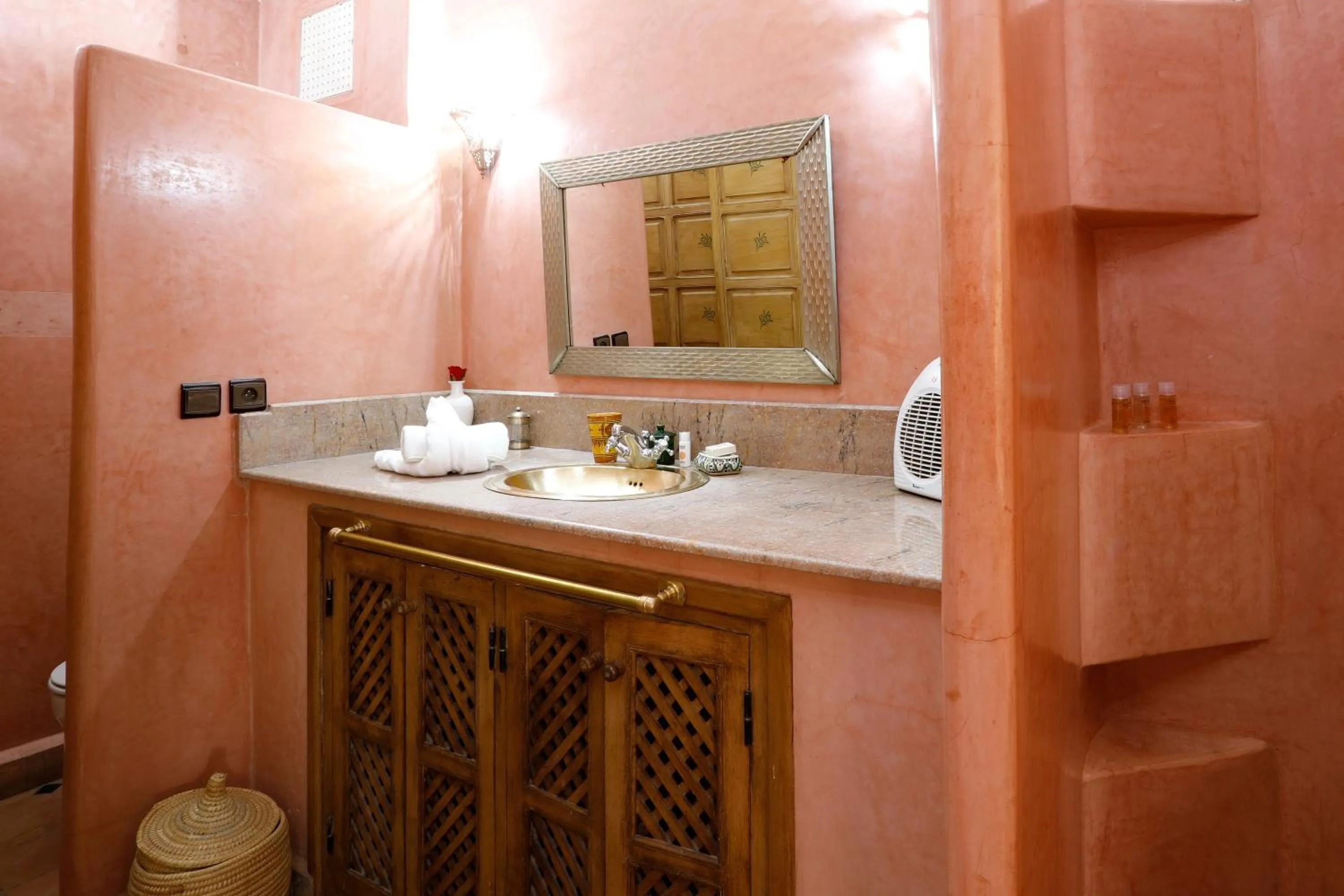 Bathroom in Riad Daria Suites & Spa