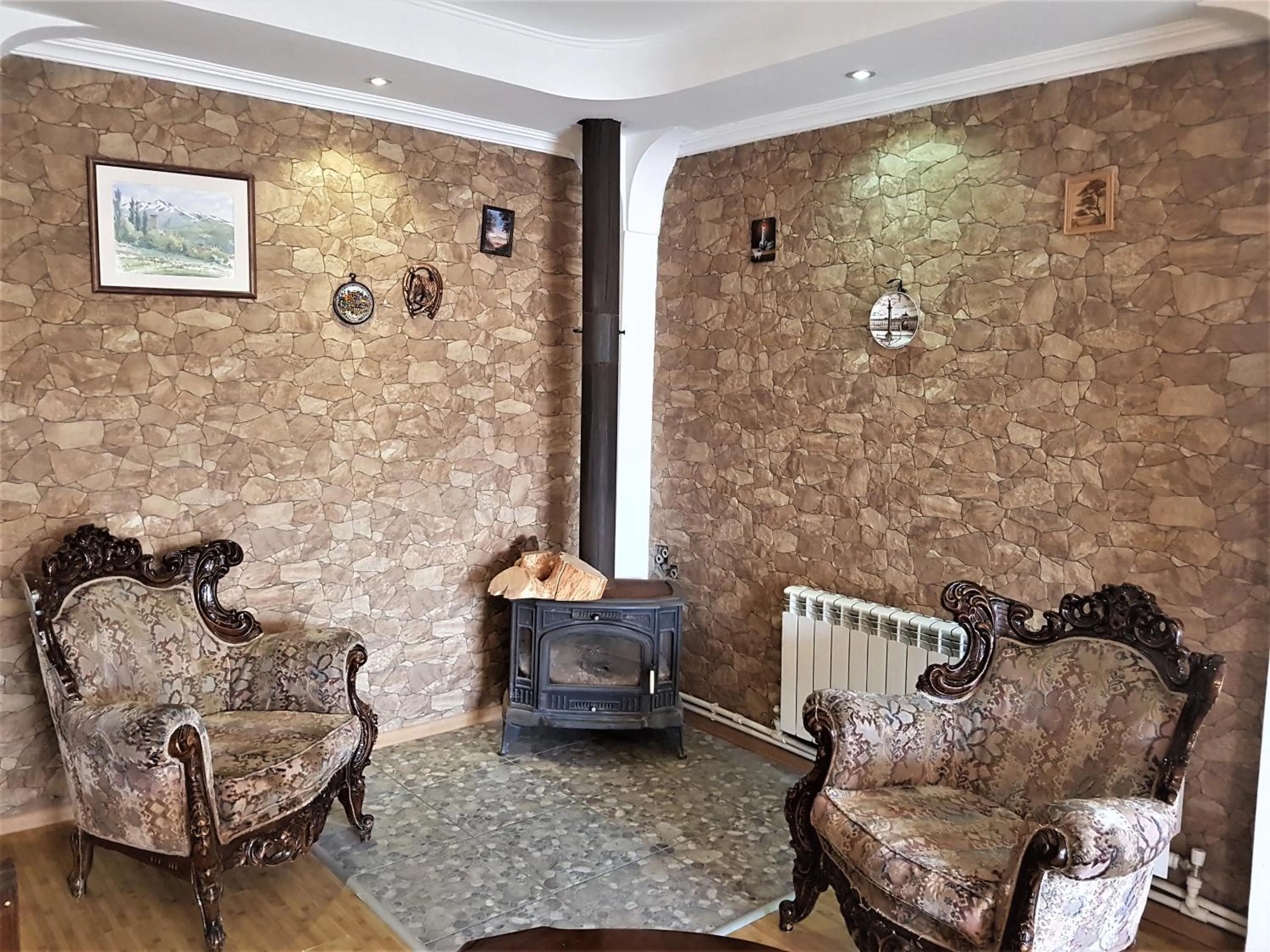 Communal lounge/ TV room in Hilltop Mestia