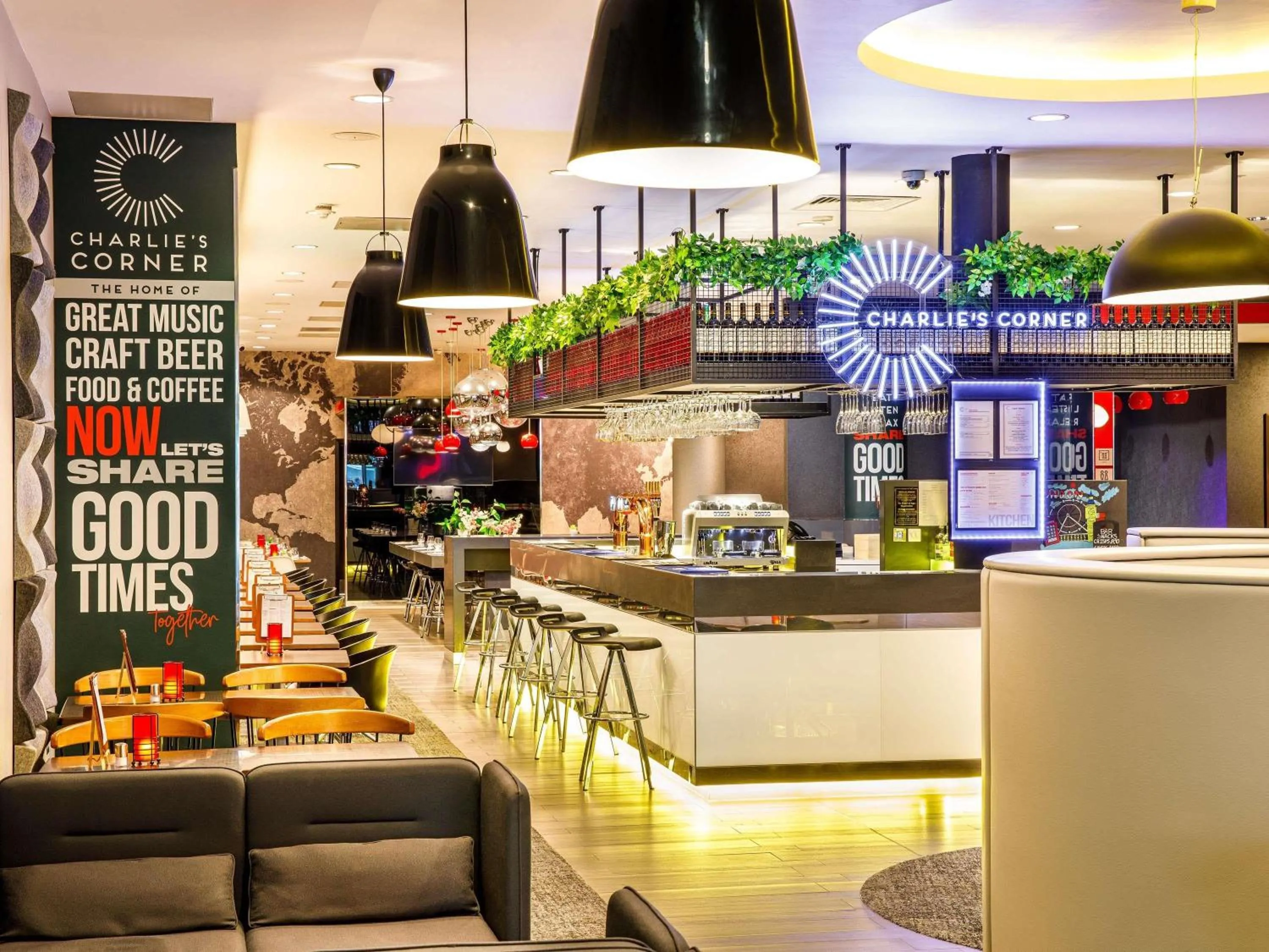 Restaurant/places to eat in ibis London Blackfriars