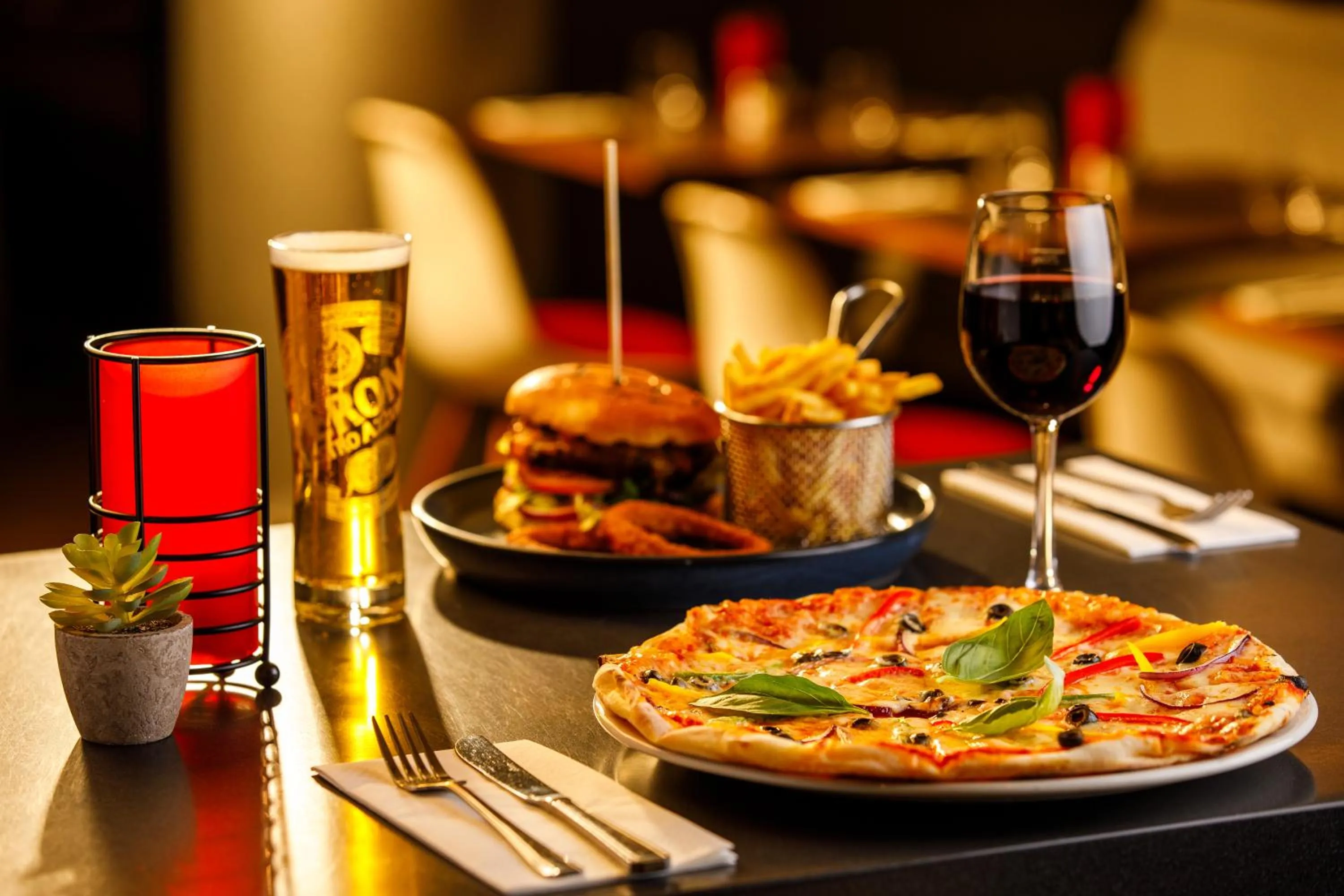 Restaurant/places to eat in ibis London Blackfriars