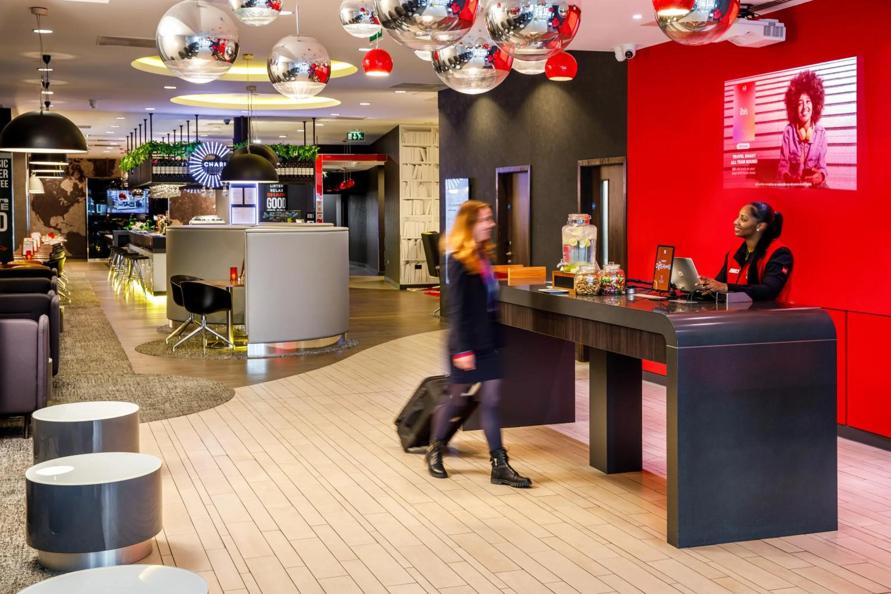Lobby or reception in ibis London Blackfriars