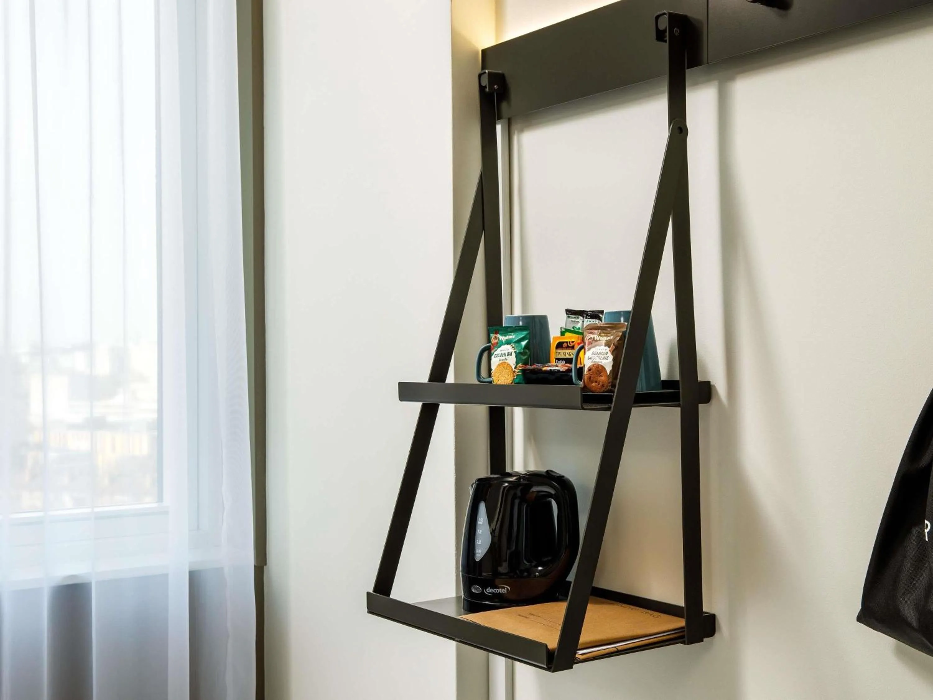 Bedroom in ibis London Blackfriars