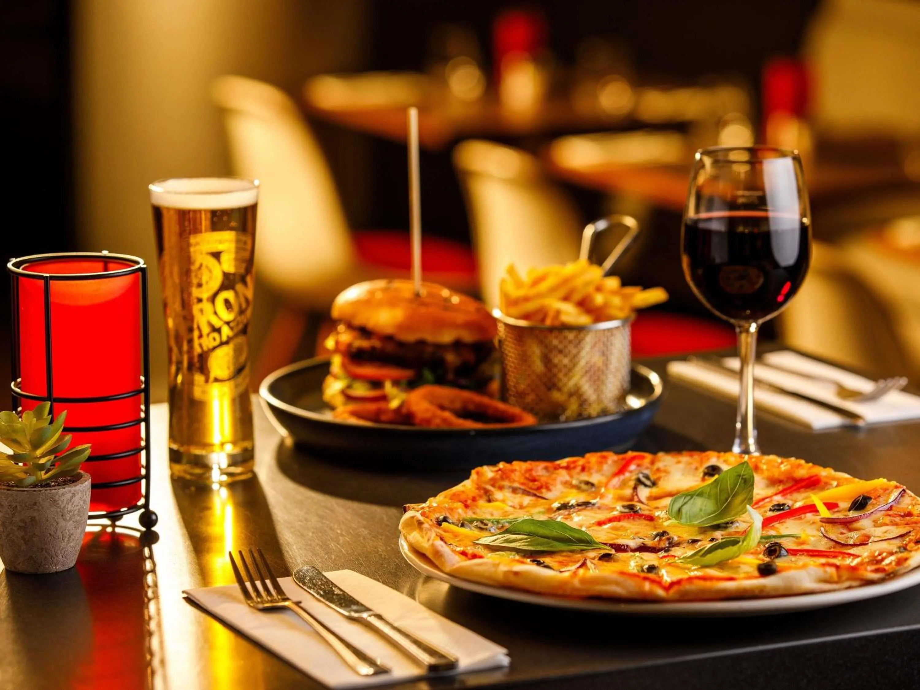 Restaurant/places to eat in ibis London Blackfriars