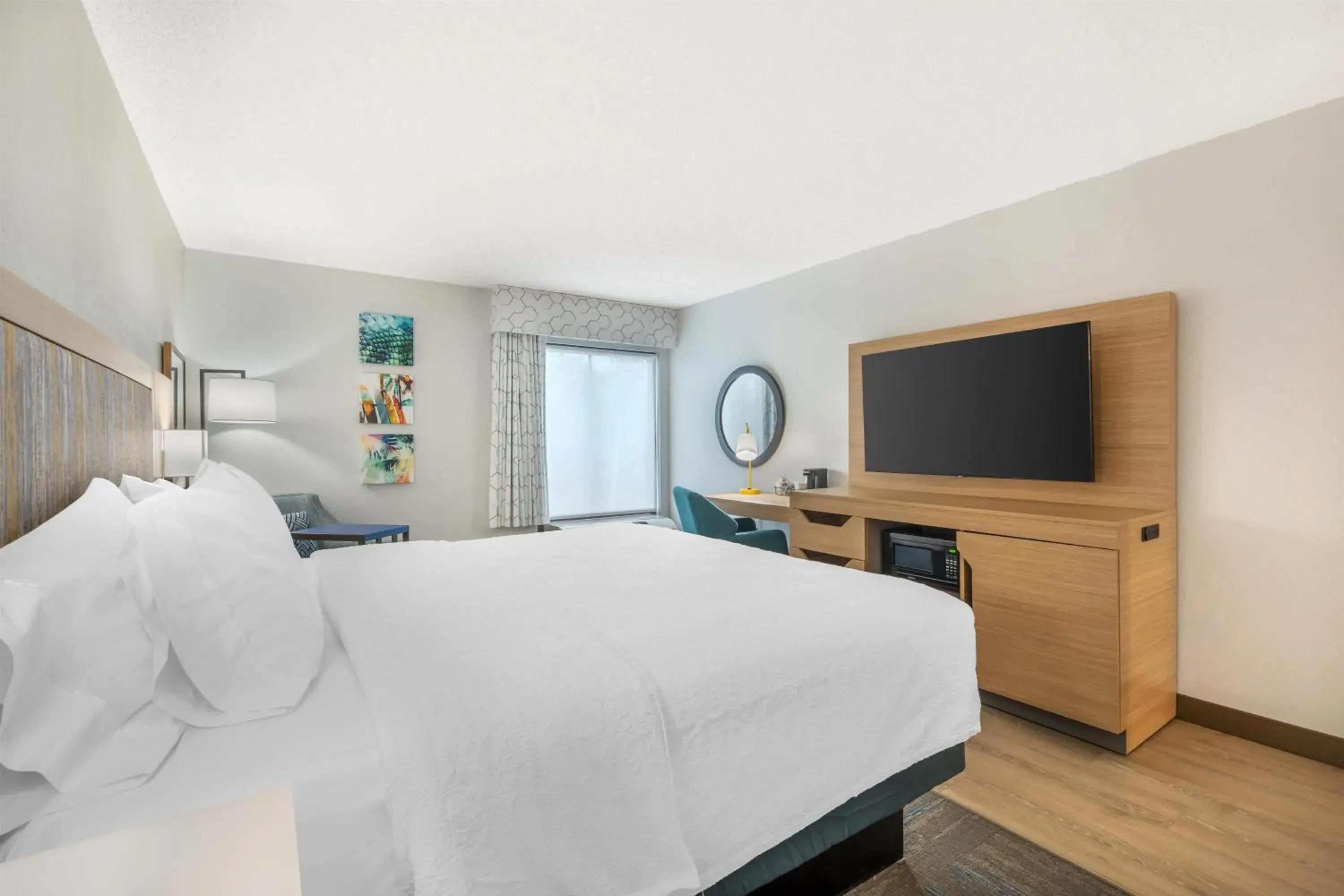 King Room with King Bed - Non-Smoking in Hampton Inn Fort Myers-Airport & I-75 King Room with King Bed - Non-Smoking in Hampton Inn Fort Myers-Airport & I-75