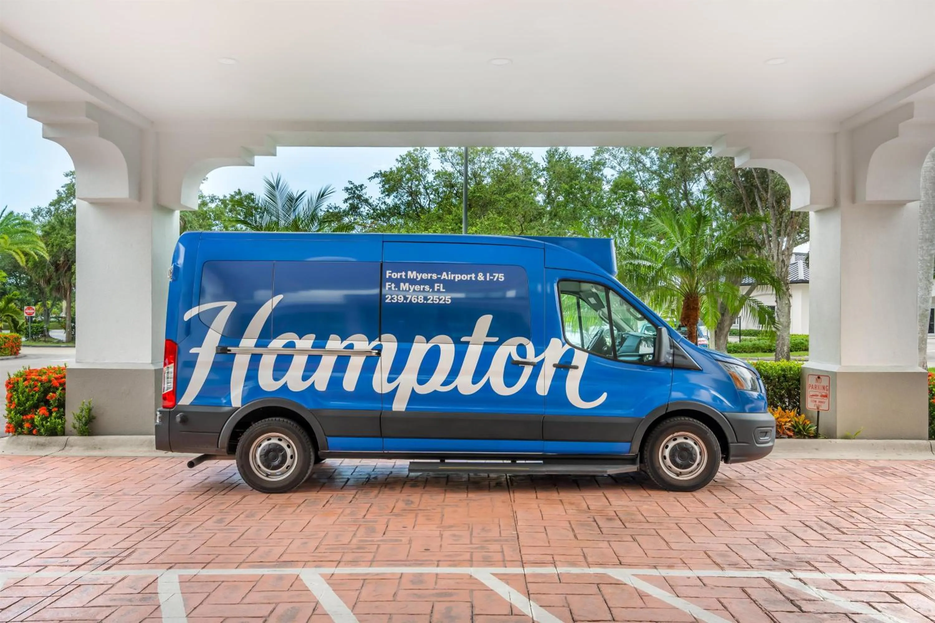 Property building in Hampton Inn Fort Myers-Airport & I-75