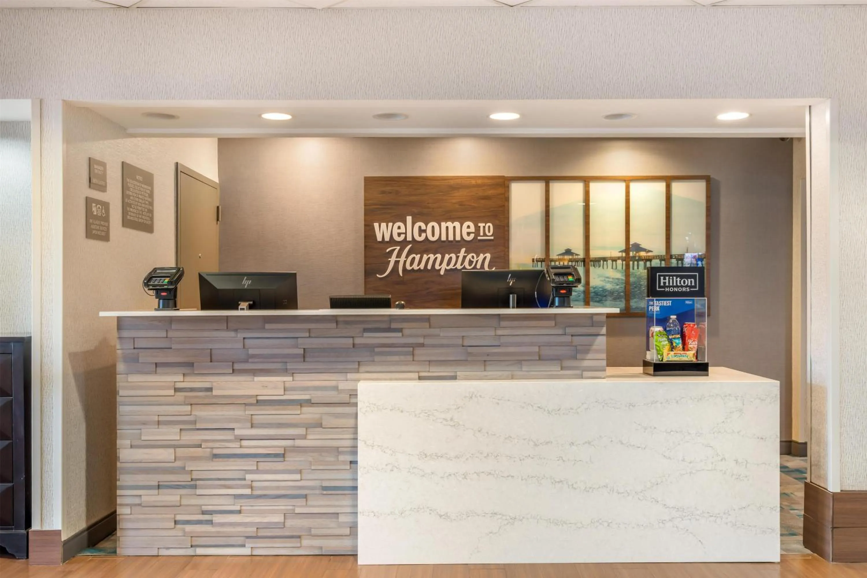 Lobby or reception in Hampton Inn Fort Myers-Airport & I-75