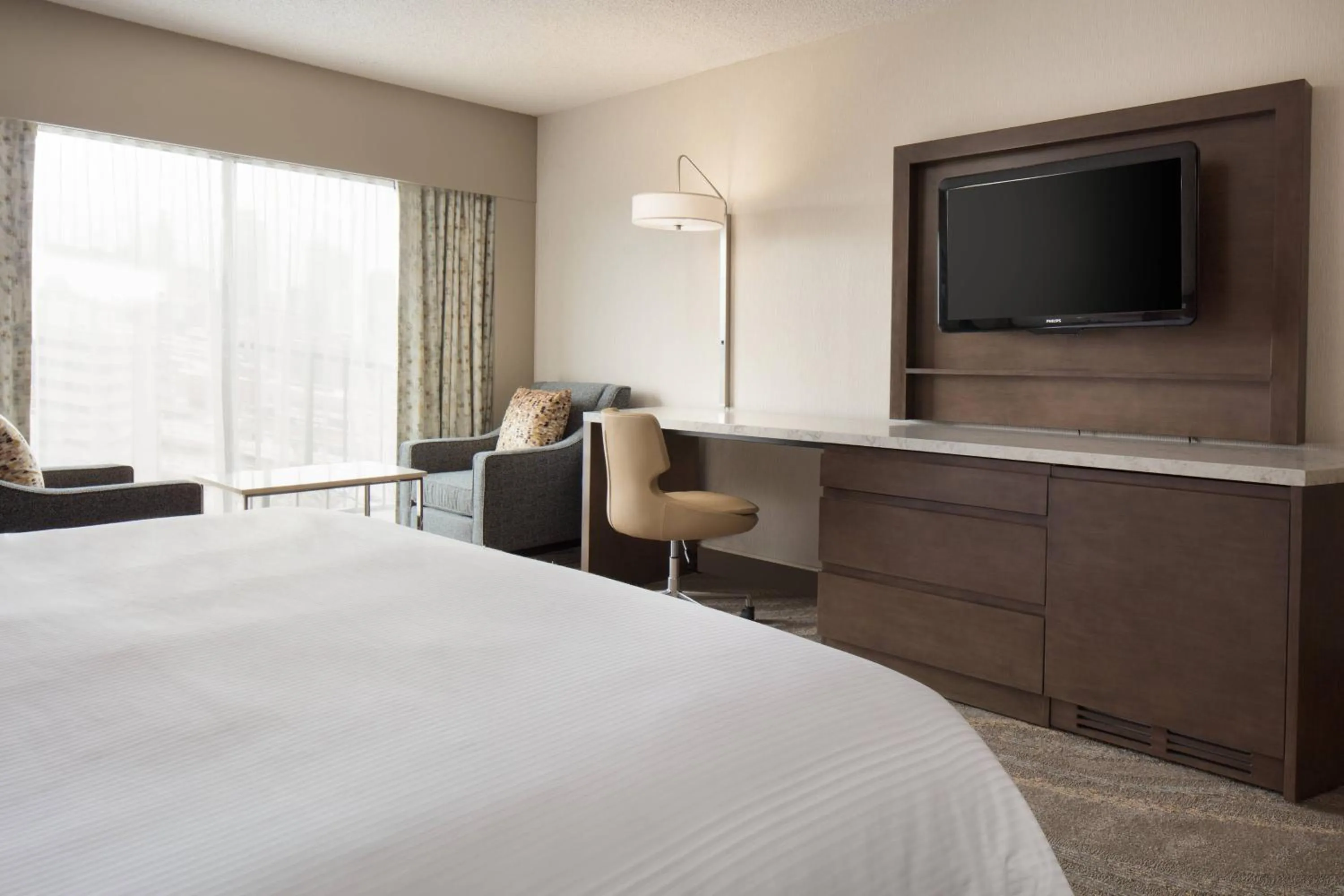 Photo of the whole room, Bed in The Westin Kansas City at Crown Center