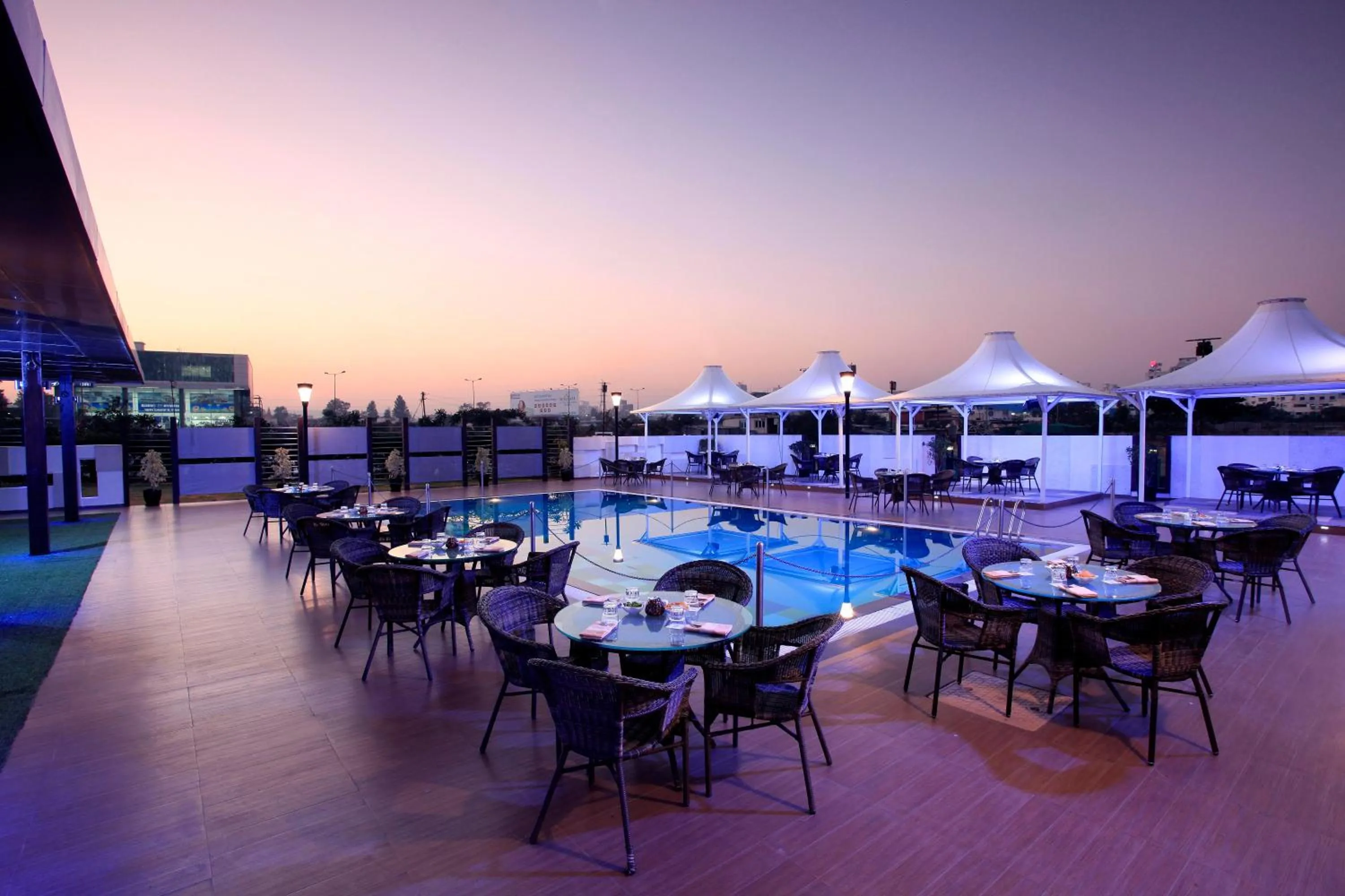 Restaurant/places to eat in Sayaji Pune