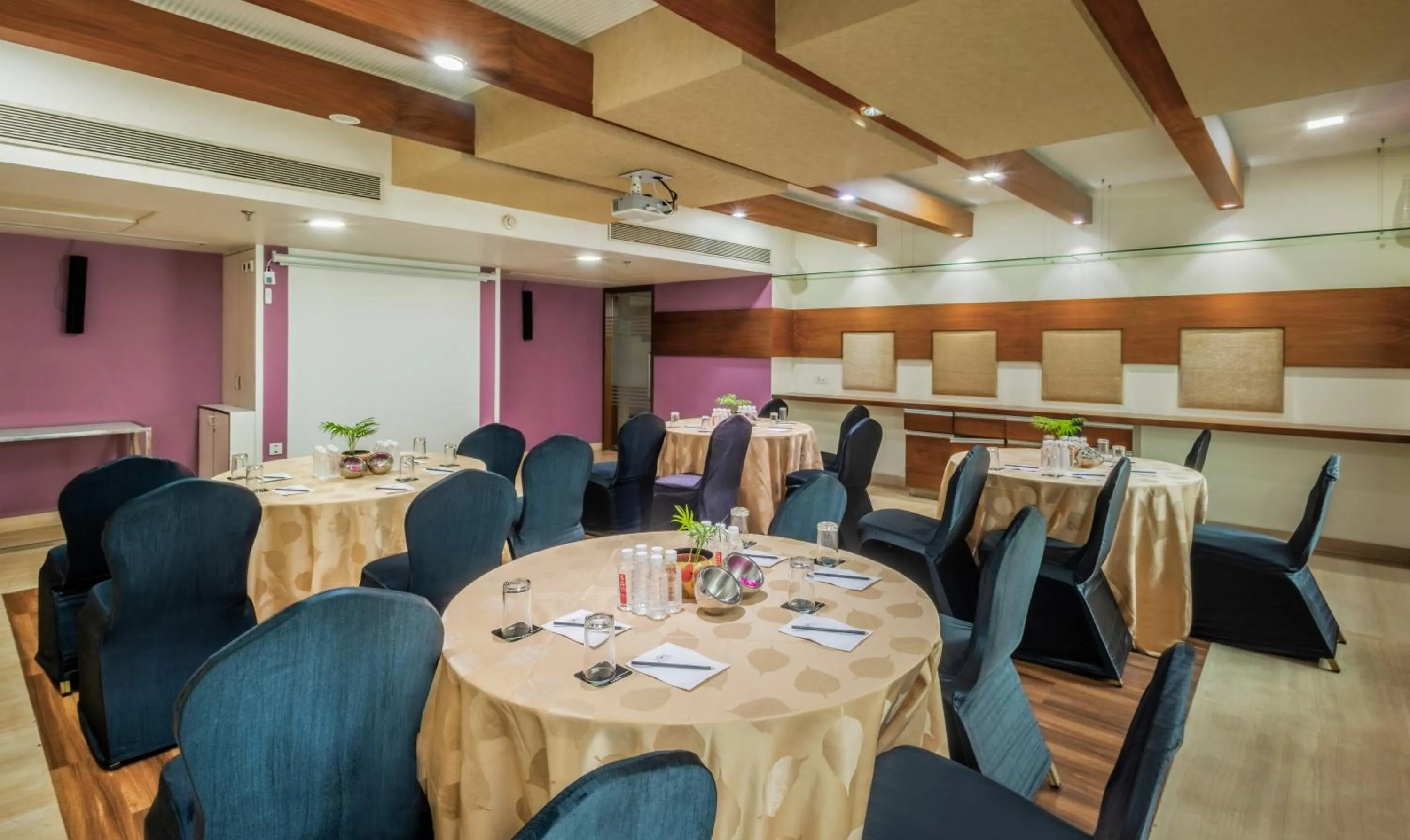 Banquet/Function facilities in Sayaji Pune