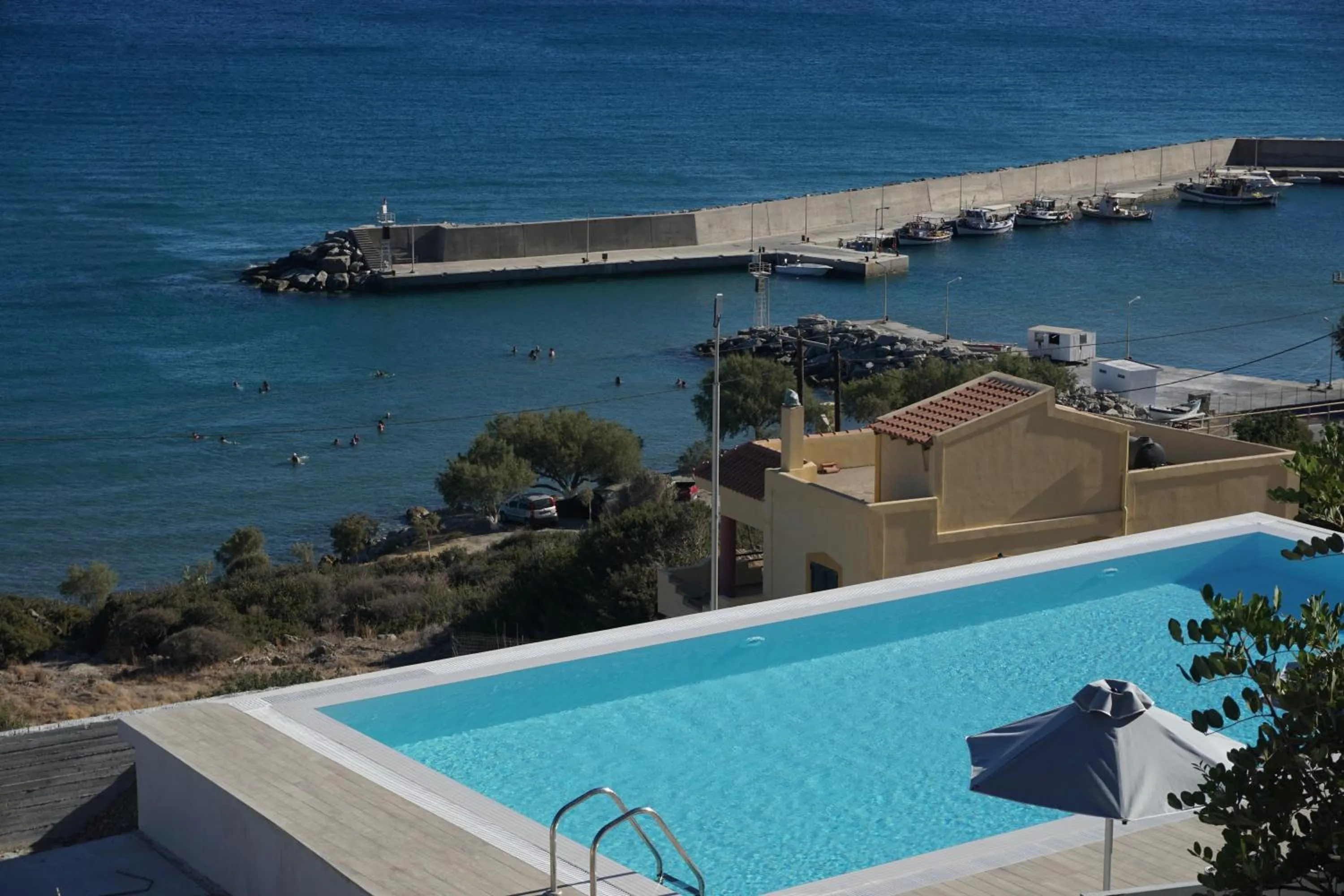 Swimming pool in Portela Suites Kastri