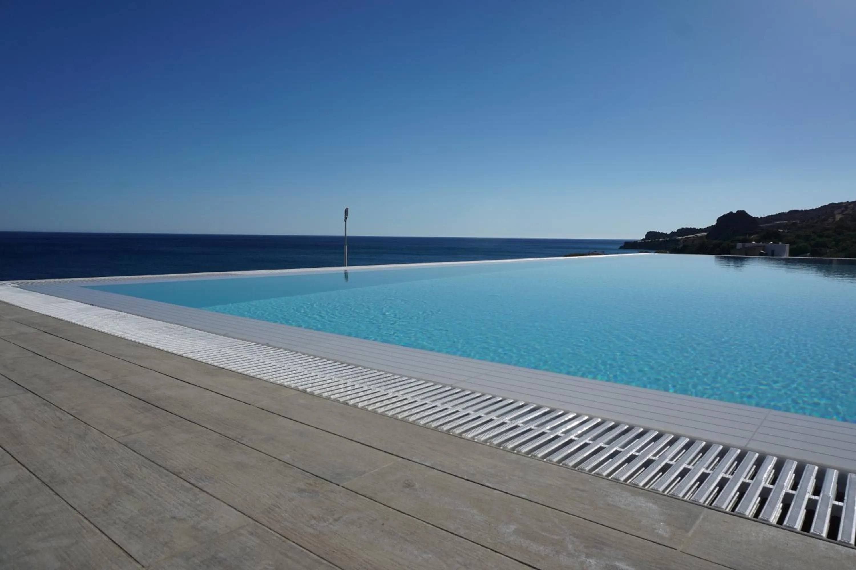 Swimming pool in Portela Suites Kastri