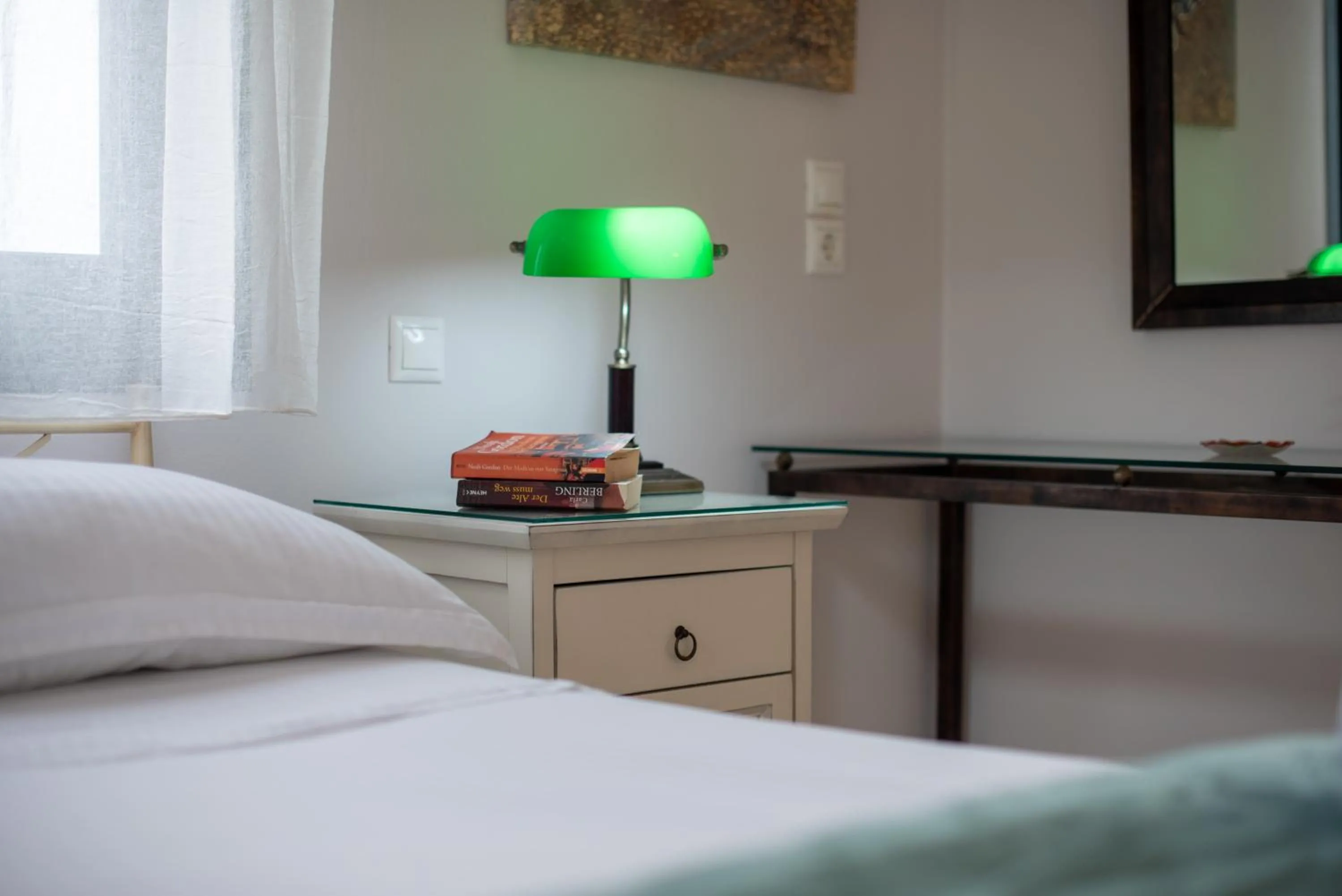 Decorative detail, Bed in Portela Suites Kastri