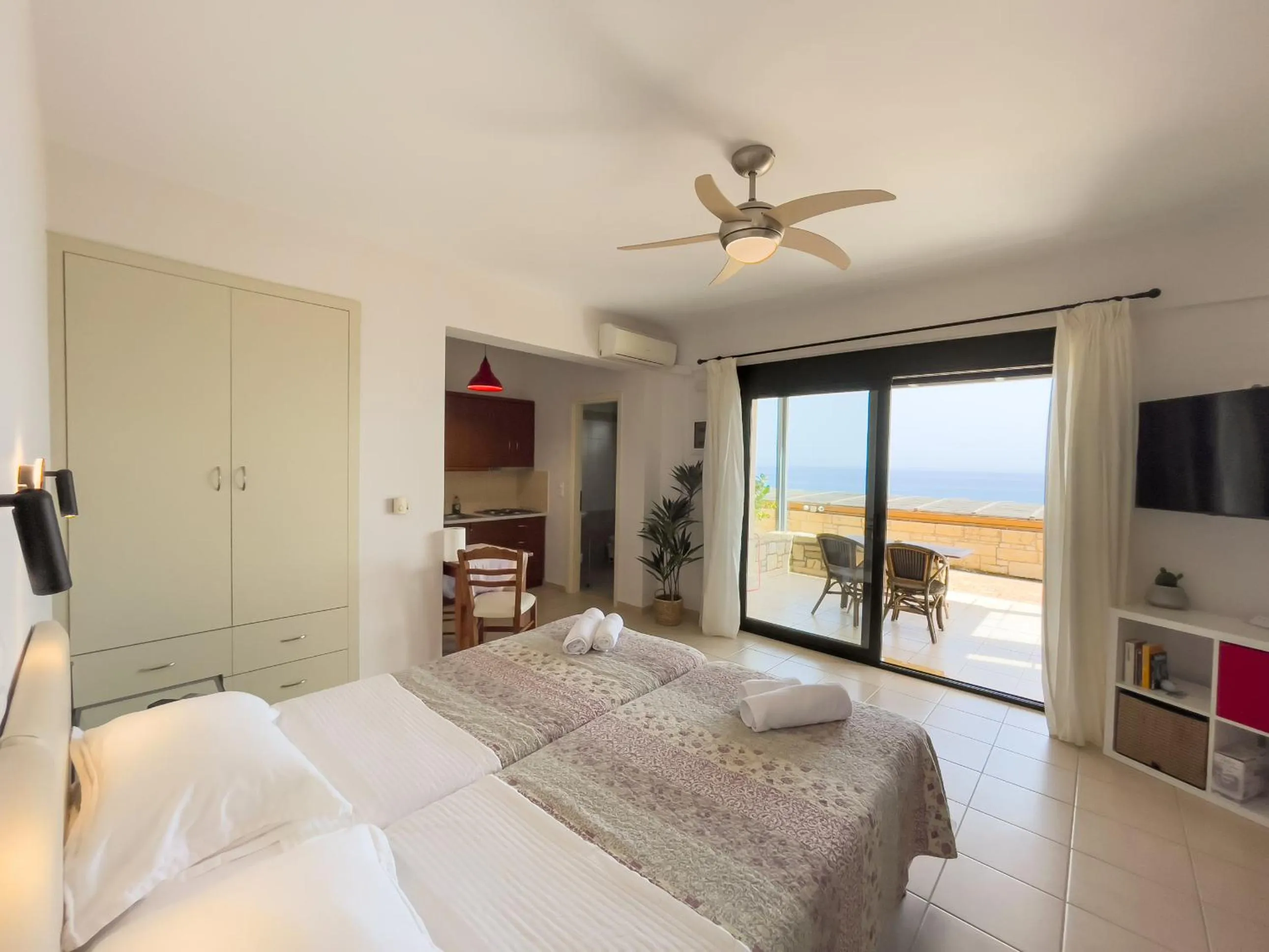 Photo of the whole room, Bed in Portela Suites Kastri